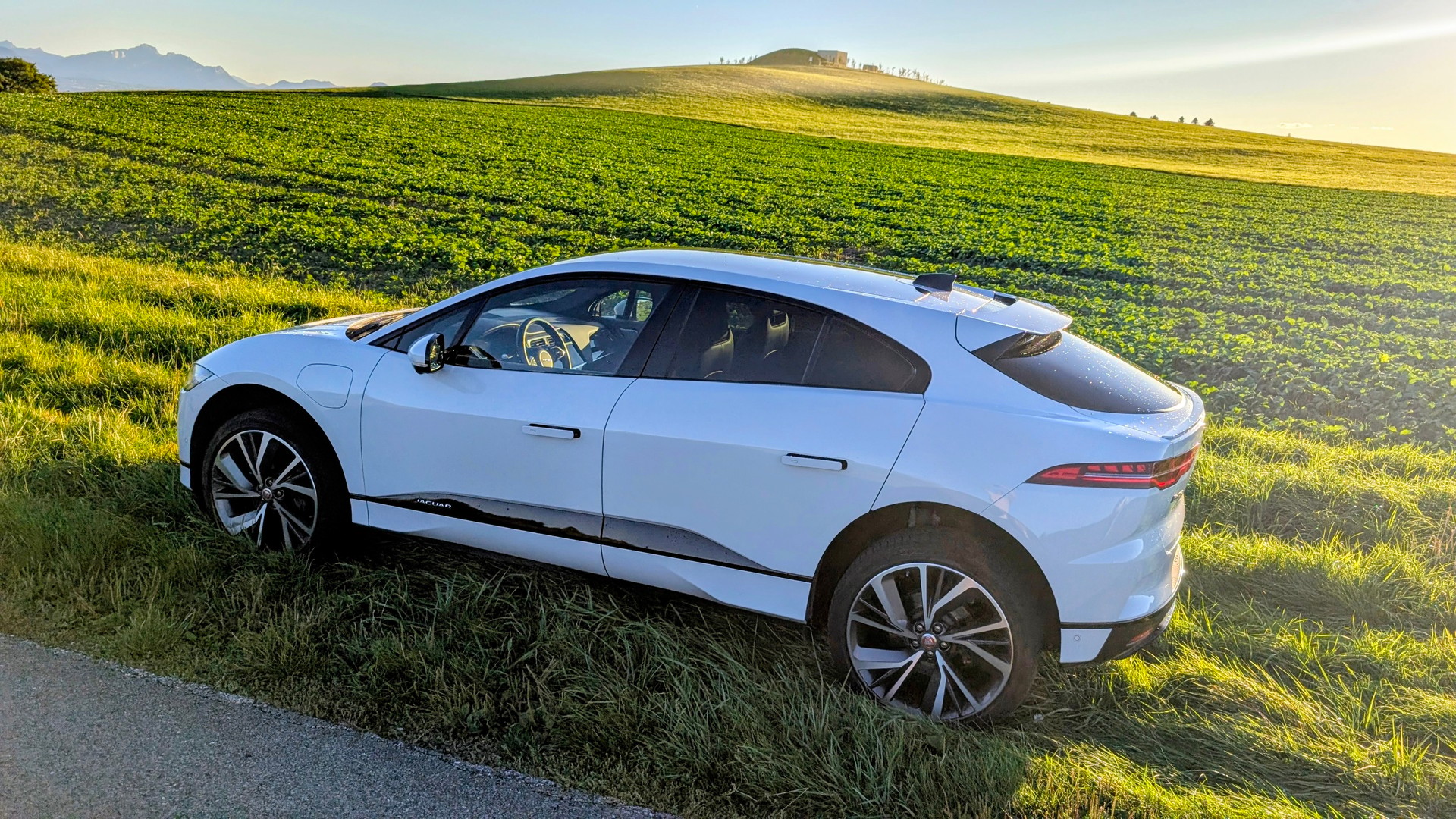 JAGUAR EV 400 SE AWD-image-4