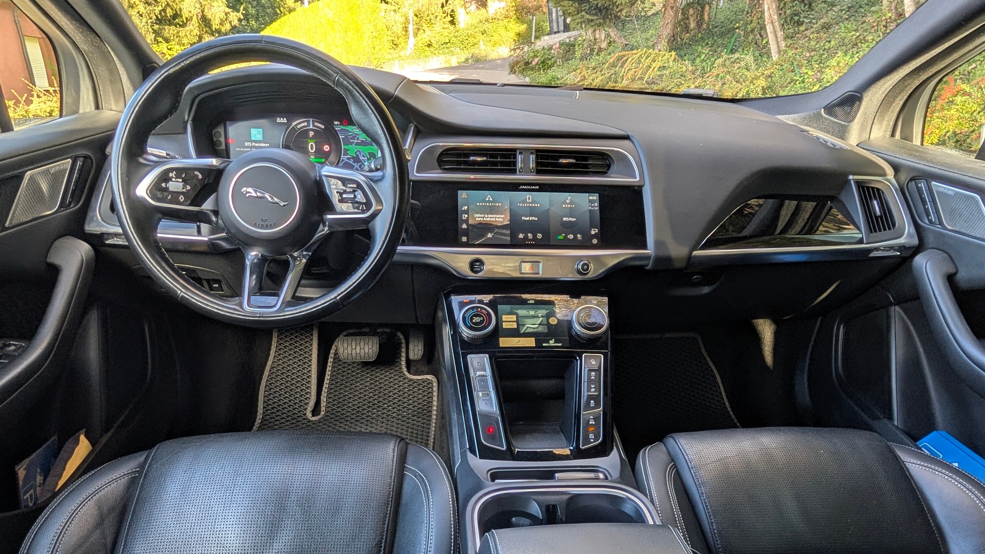 JAGUAR EV 400 SE AWD-image-1