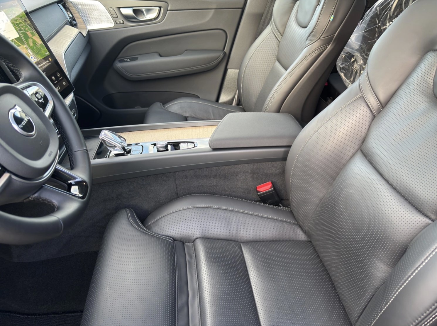 VOLVO XC60 2.0 T8 TE Ultra Dark eAWD-image-7