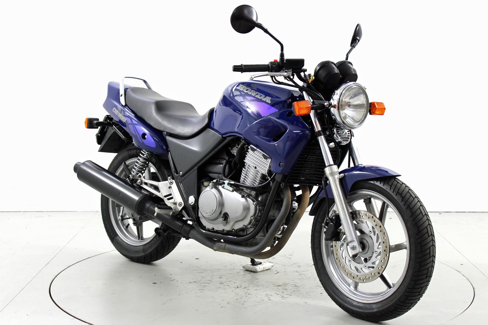 HONDA CB 500-showroom-element-1
