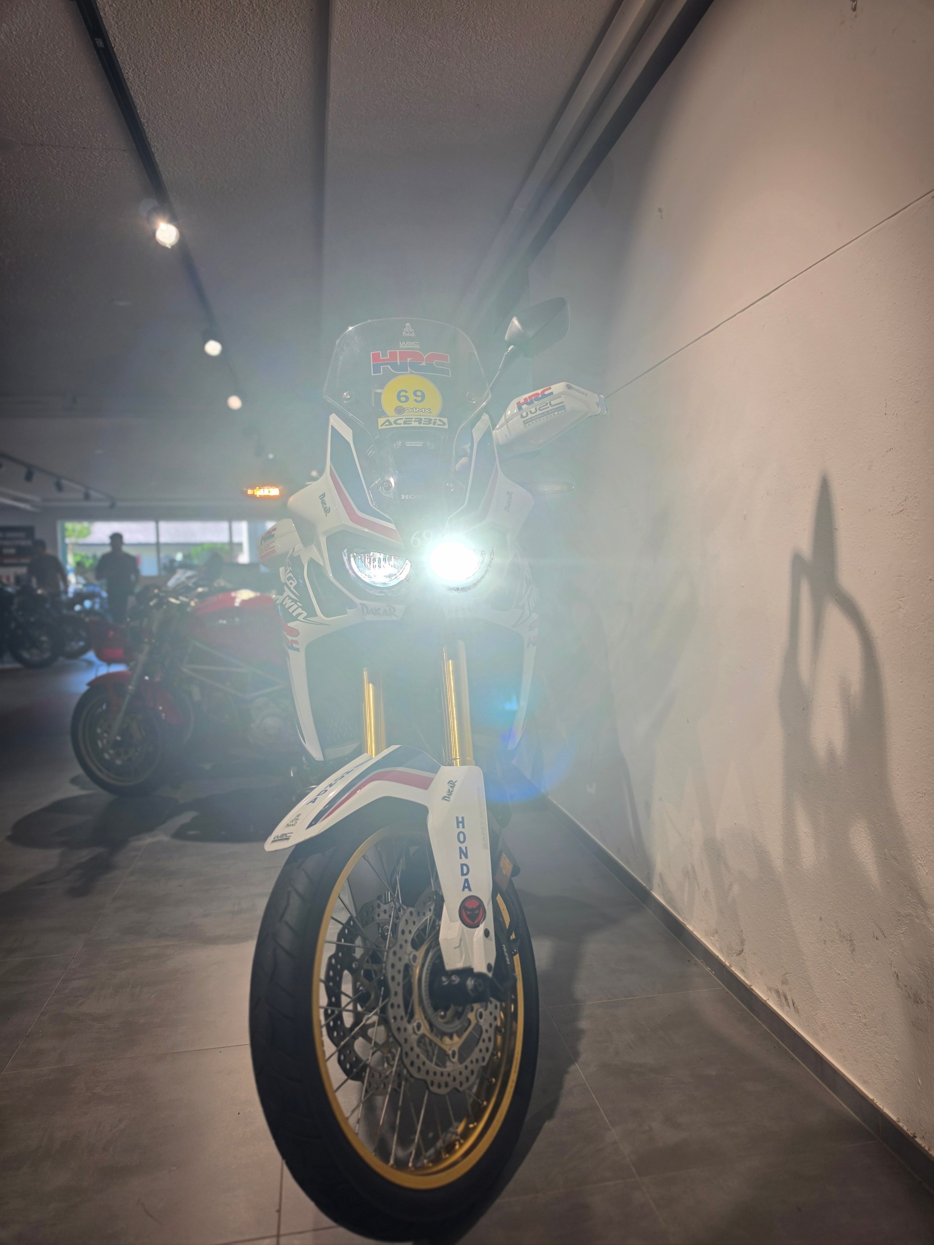 HONDA CRF 1000AD DTC Dakar Africa Twin-showroom-element-1