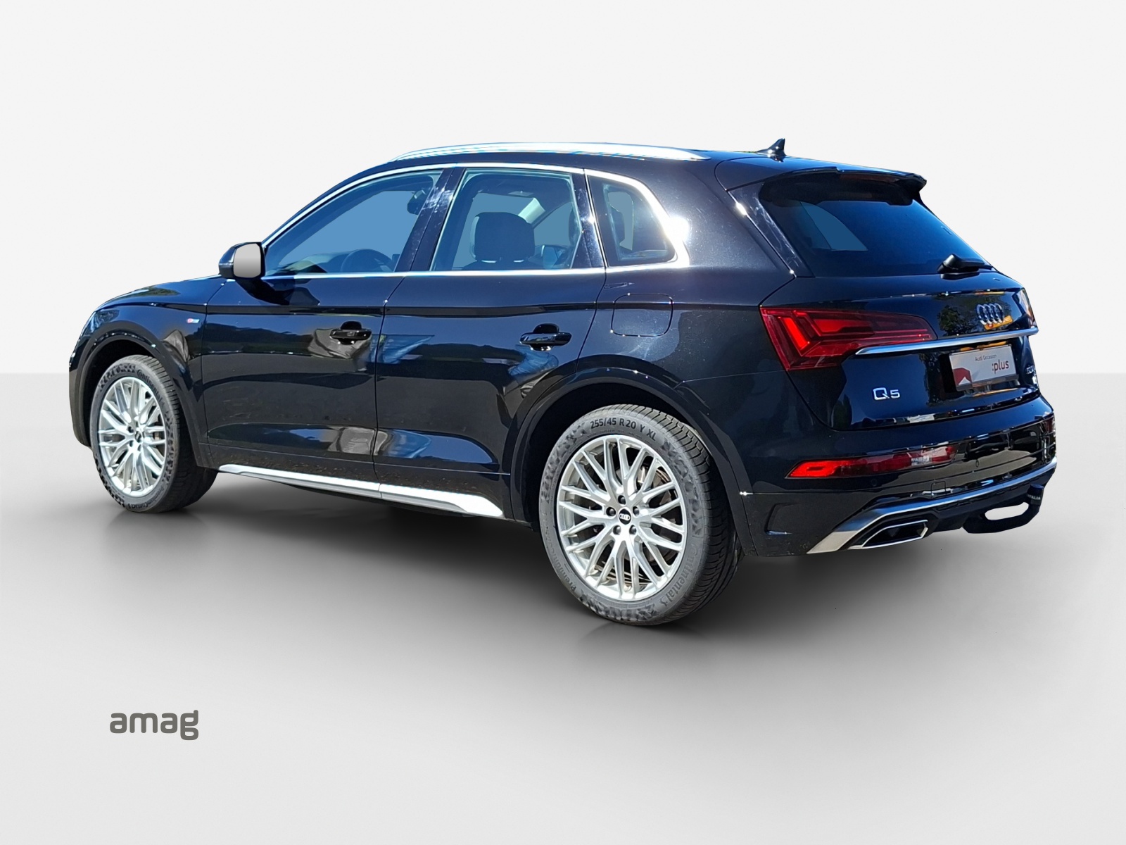 AUDI Q5 50 TFSI e PHEV S line quattro S-tronic-image-2
