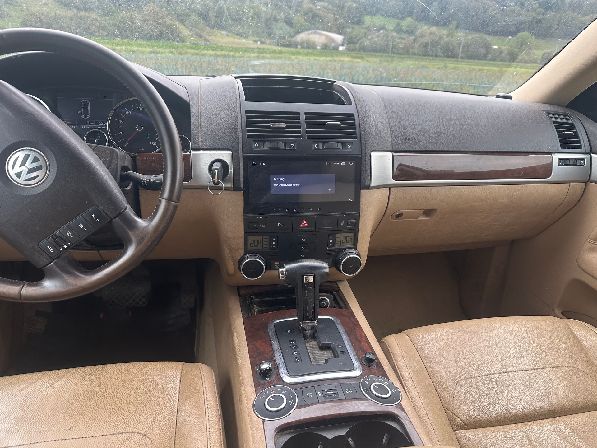VW Touareg 3.0 TDI-image-12