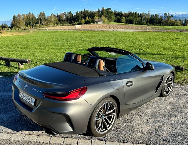 BMW M40i-image-3