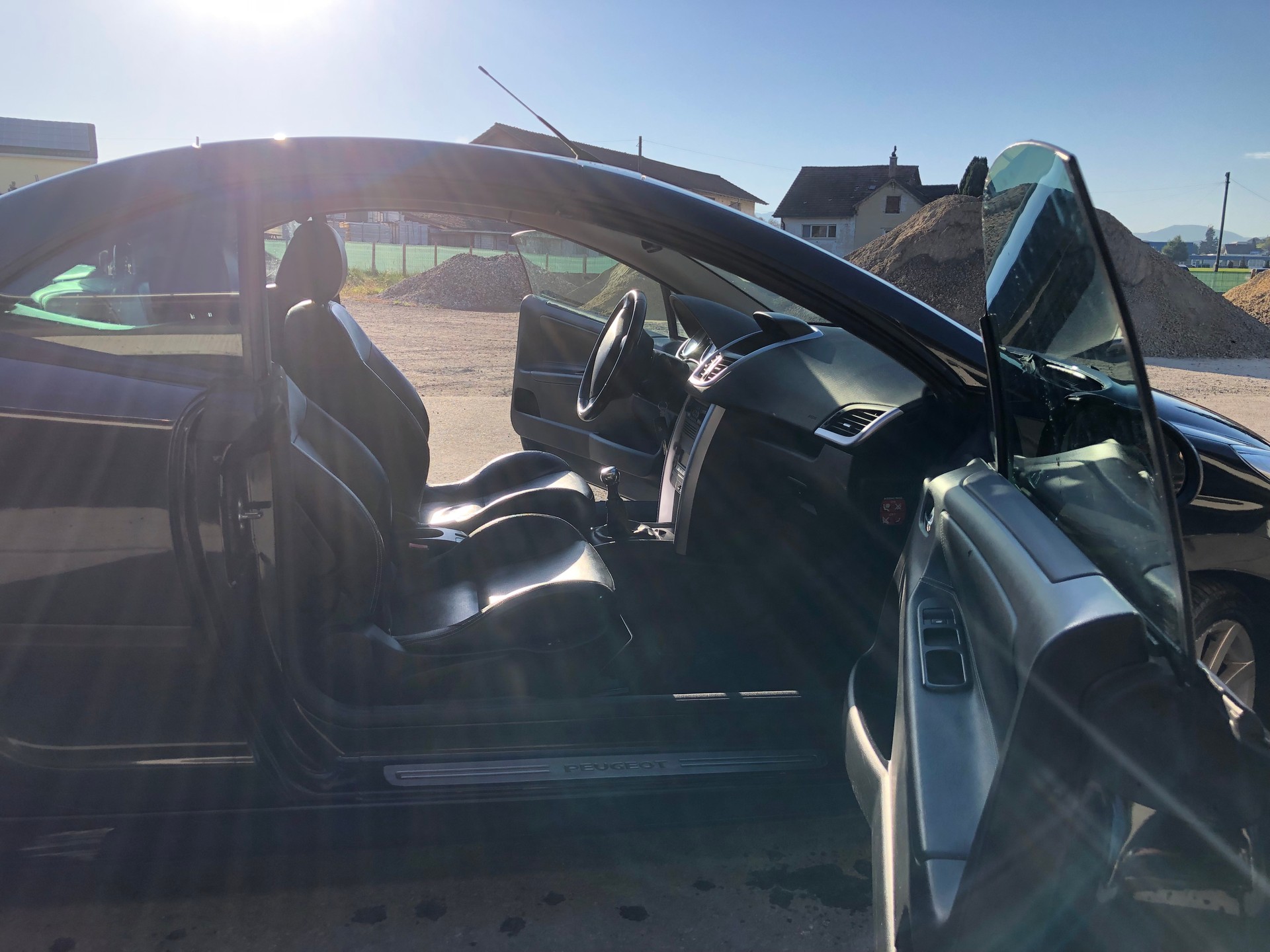 PEUGEOT 207 CC 1.6 HDI Sport-image-6