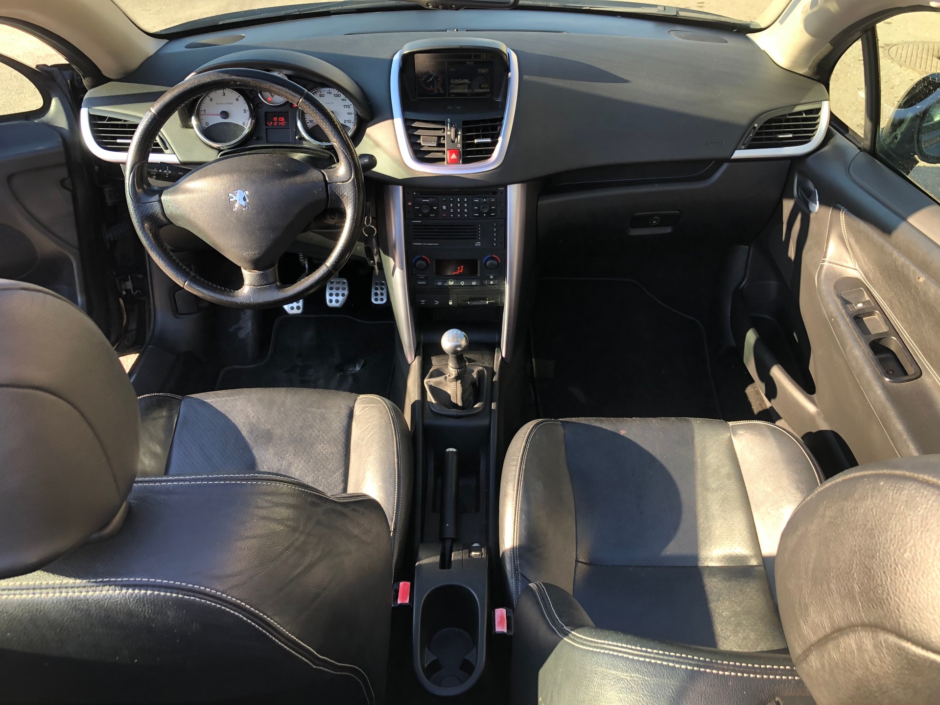 PEUGEOT 207 CC 1.6 HDI Sport-image-11
