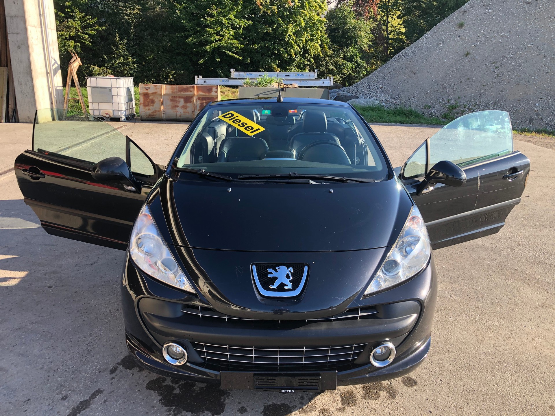 PEUGEOT 207 CC 1.6 HDI Sport-image-14