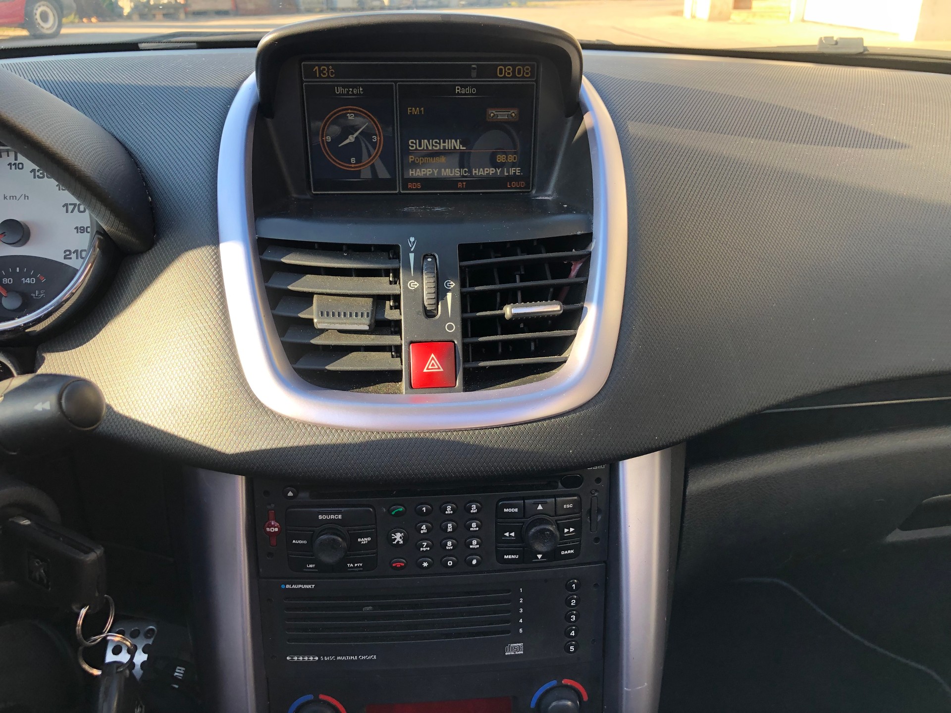 PEUGEOT 207 CC 1.6 HDI Sport-image-15