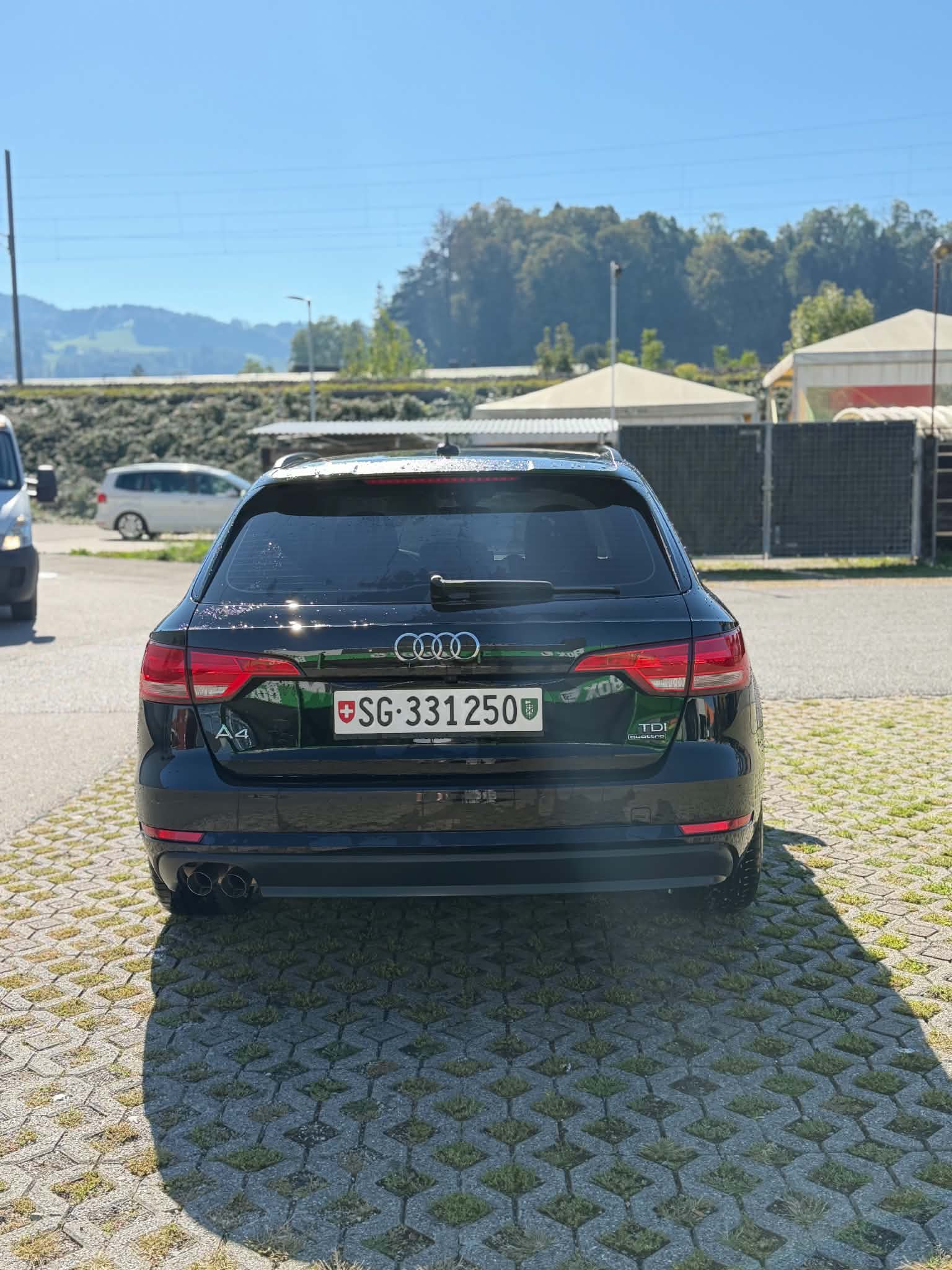 AUDI 2.0 TDI 190 quattro S-Tronic-image-3