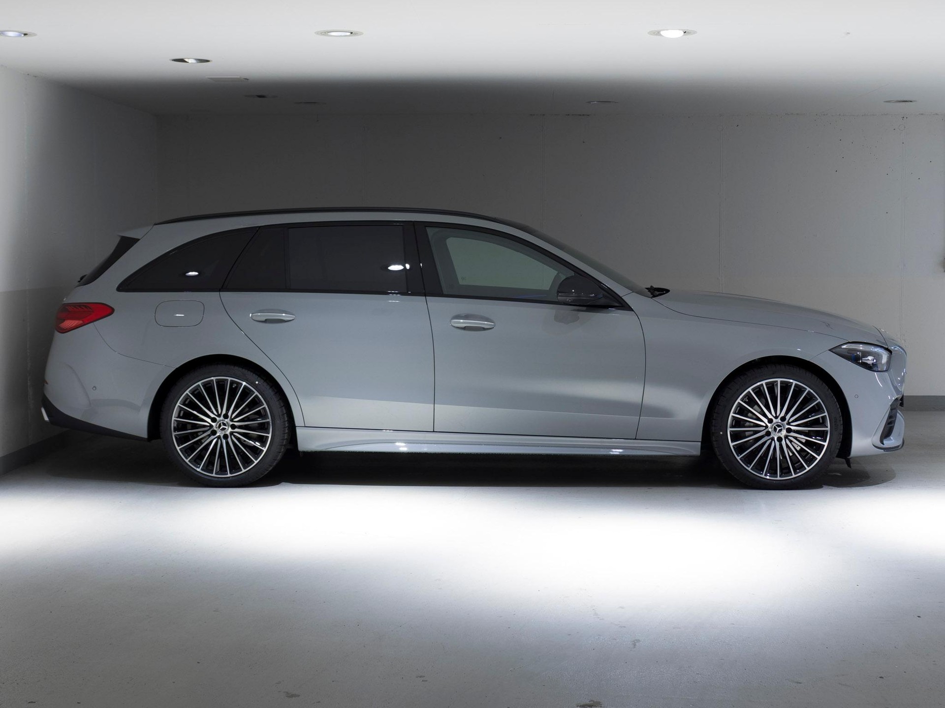 MERCEDES-BENZ C 220 d 4MATIC T-Modell-image-1