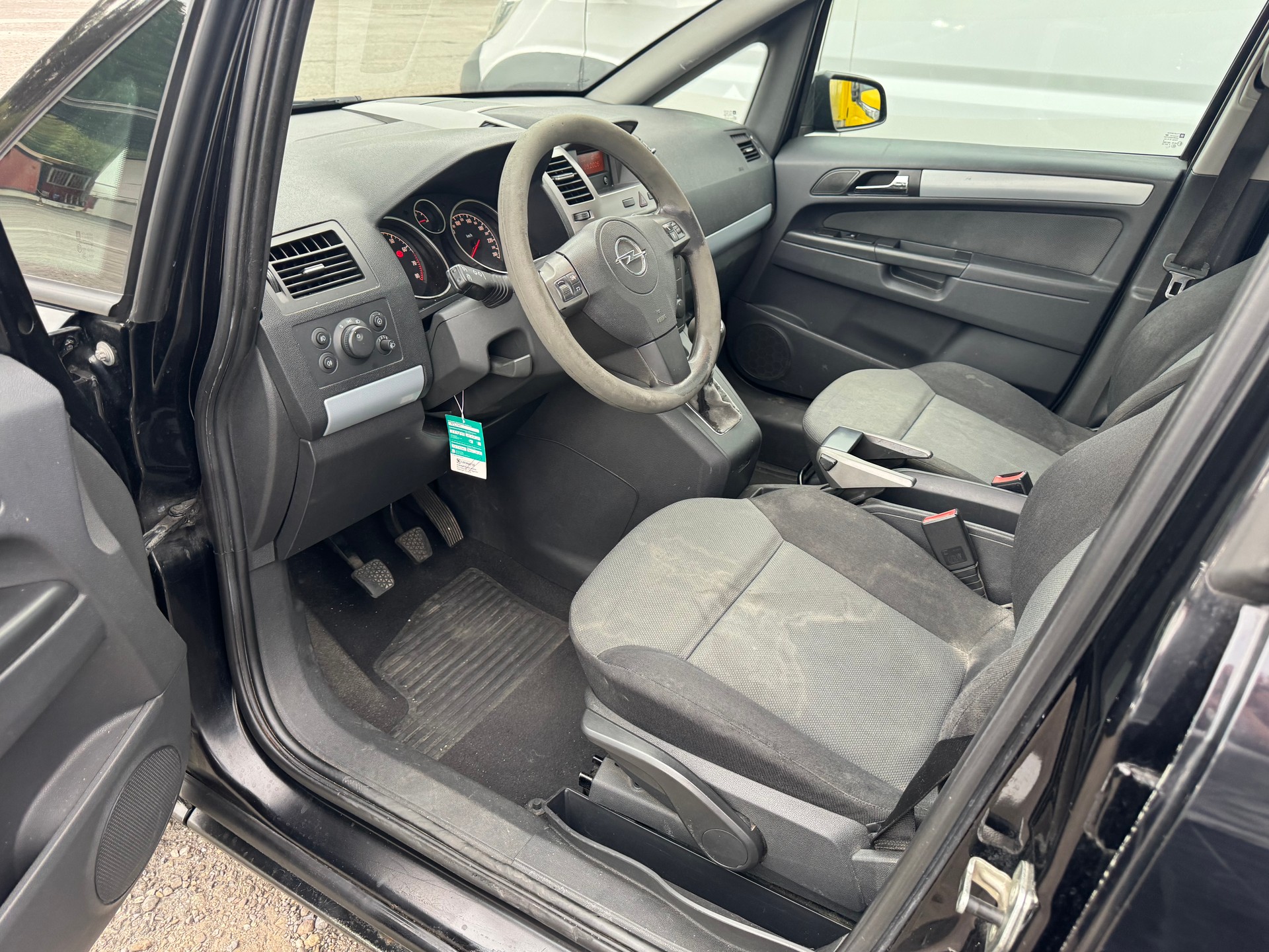 OPEL Zafira 1.8i 16V Cosmo-image-7
