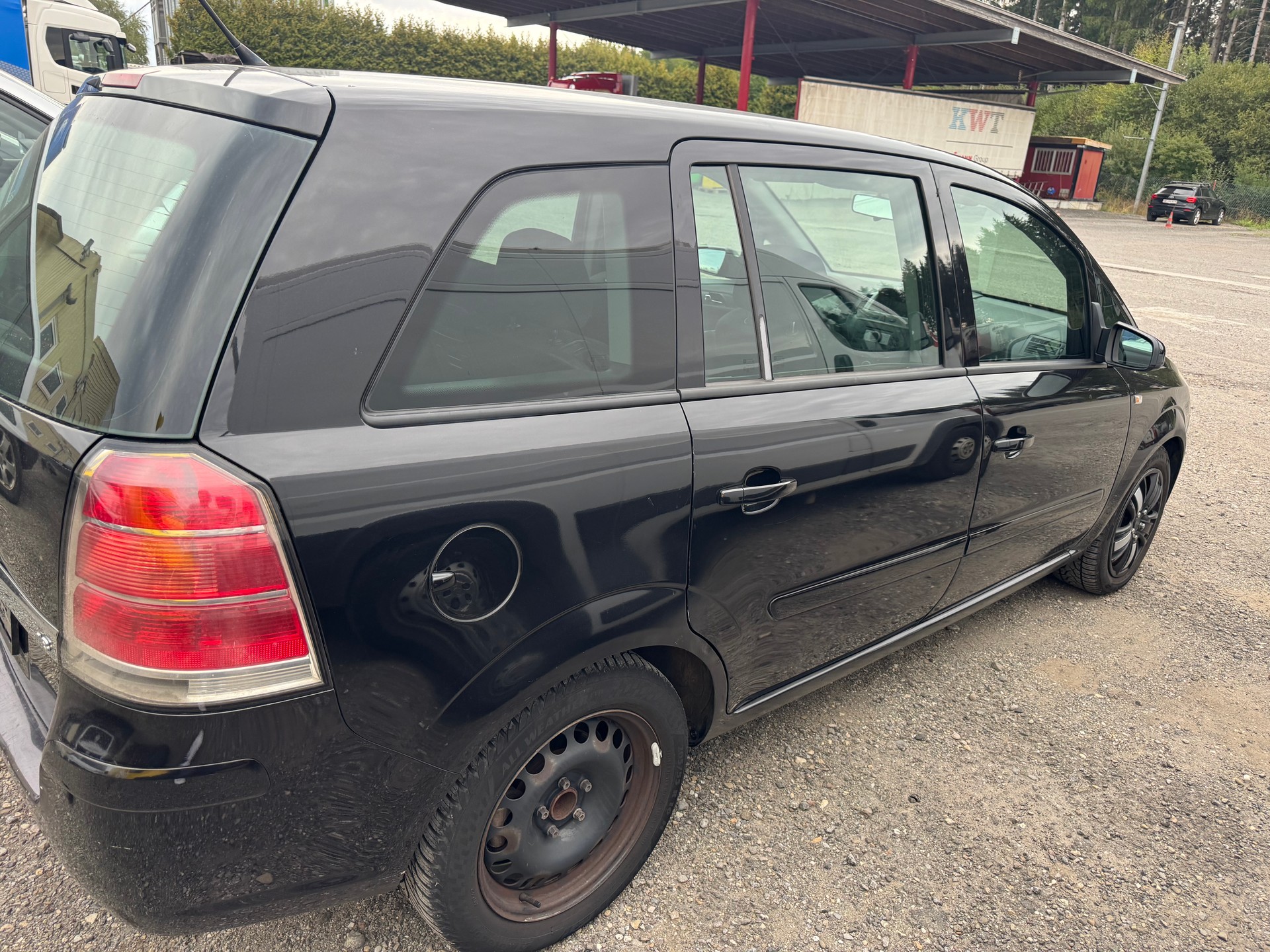 OPEL Zafira 1.8i 16V Cosmo-image-1
