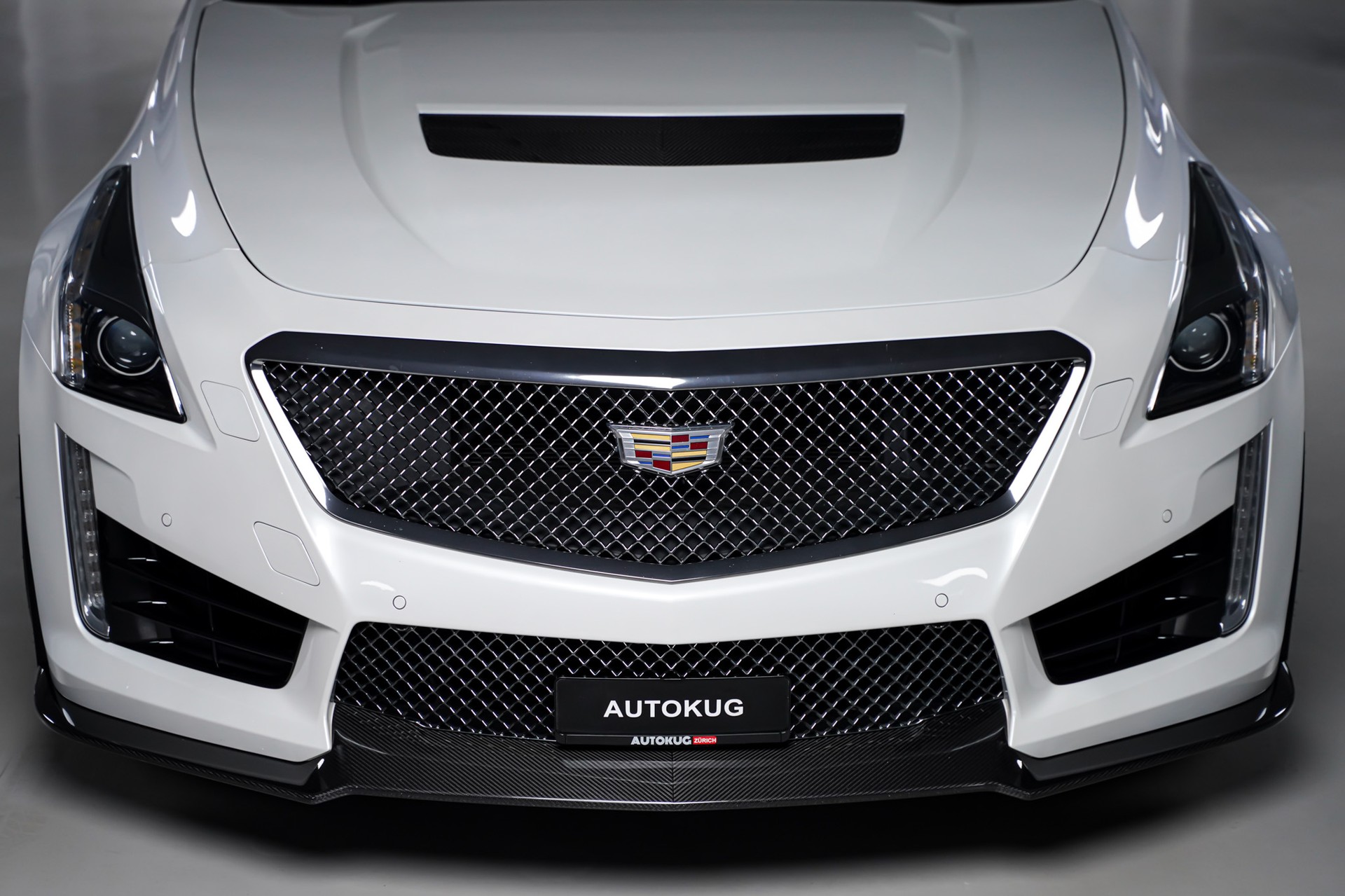 CADILLAC CTS-V Sedan 6.2 SC CHAMPION EDITION Automatic-showroom-element-2