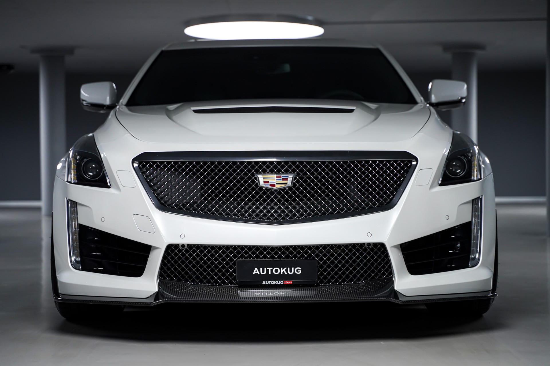 CADILLAC CTS-V Sedan 6.2 SC CHAMPION EDITION Automatic-showroom-element-1