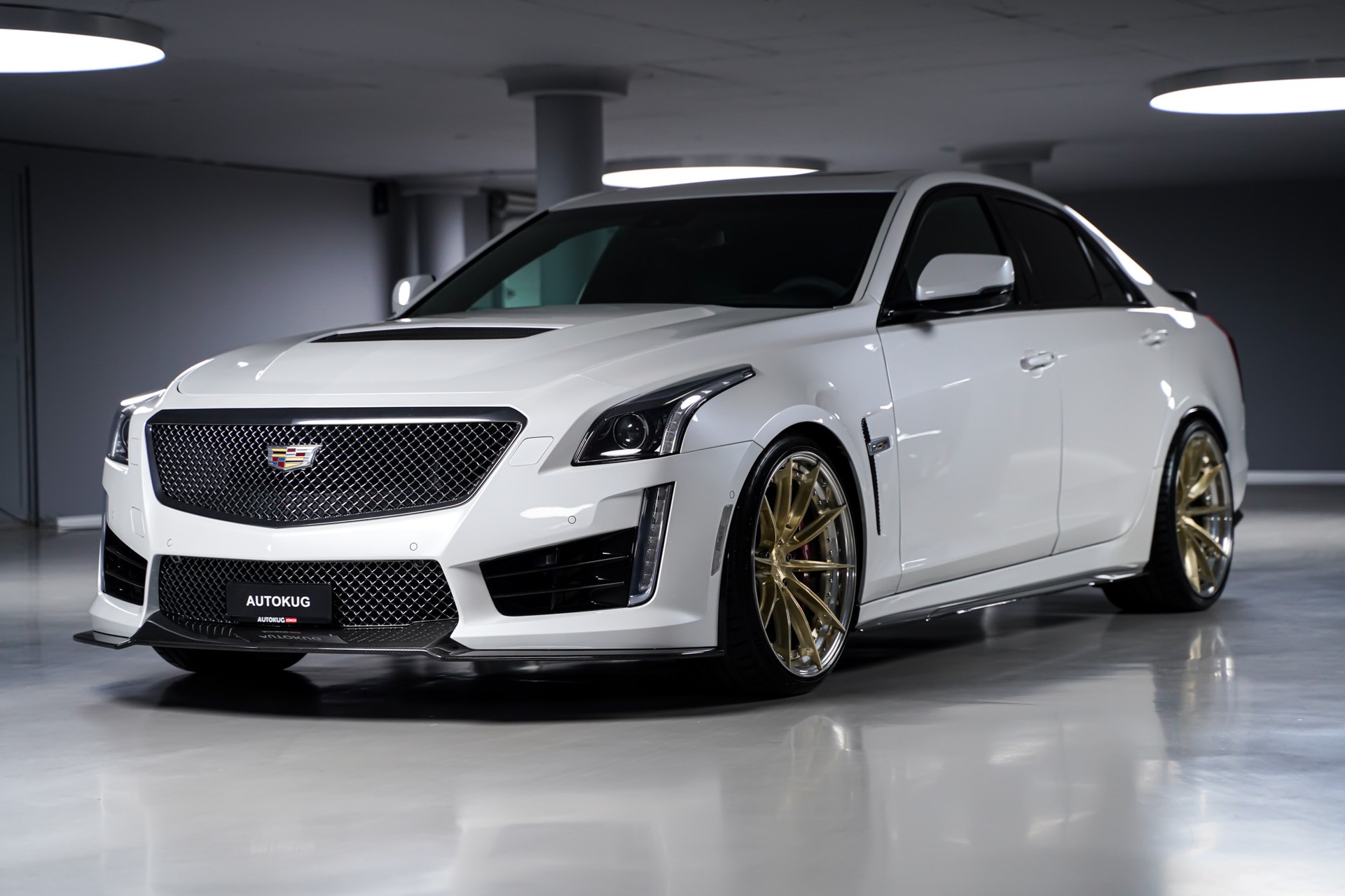 CADILLAC CTS-V Sedan 6.2 SC CHAMPION EDITION Automatic