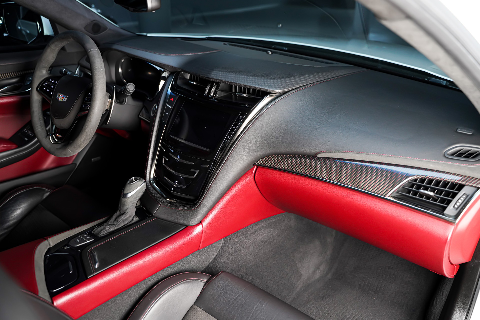 CADILLAC CTS-V Sedan 6.2 SC CHAMPION EDITION Automatic-image-24