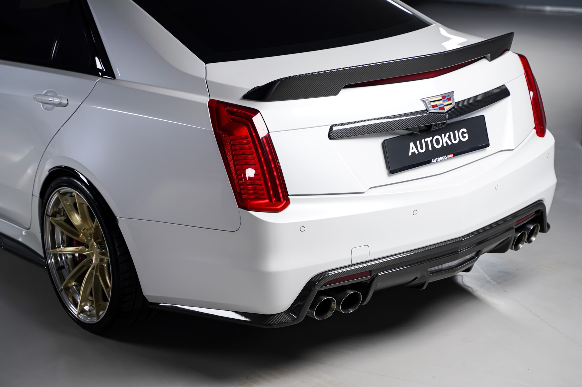 CADILLAC CTS-V Sedan 6.2 SC CHAMPION EDITION Automatic-image-9