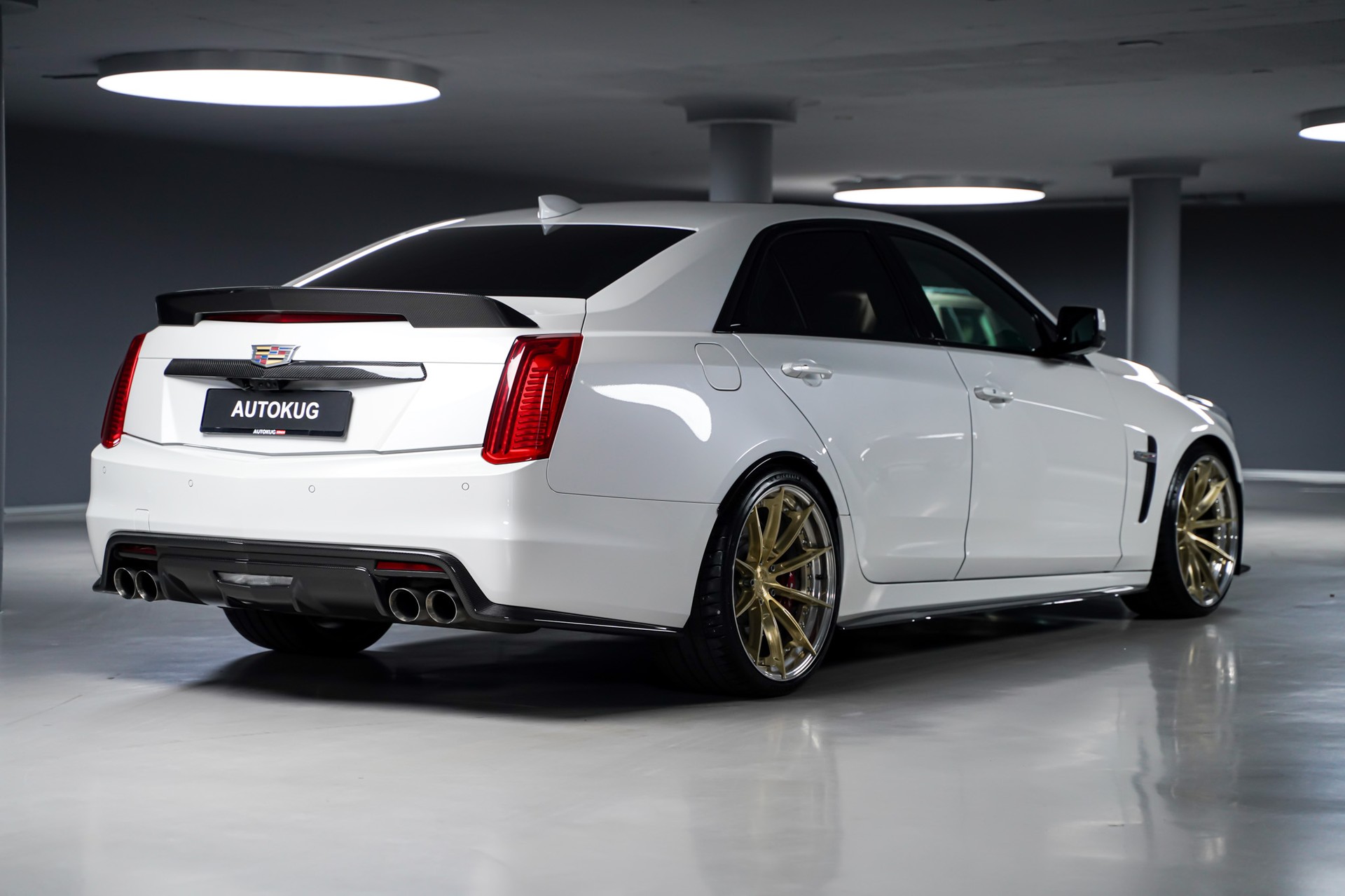 CADILLAC CTS-V Sedan 6.2 SC CHAMPION EDITION Automatic-image-6
