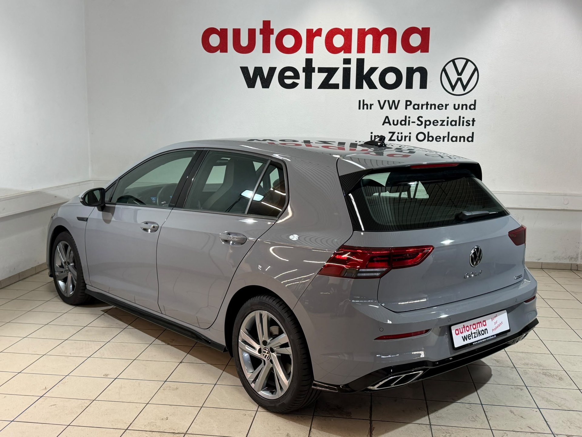 VW Golf 2.0 TSI R-Line DSG 4 Motion-image-2