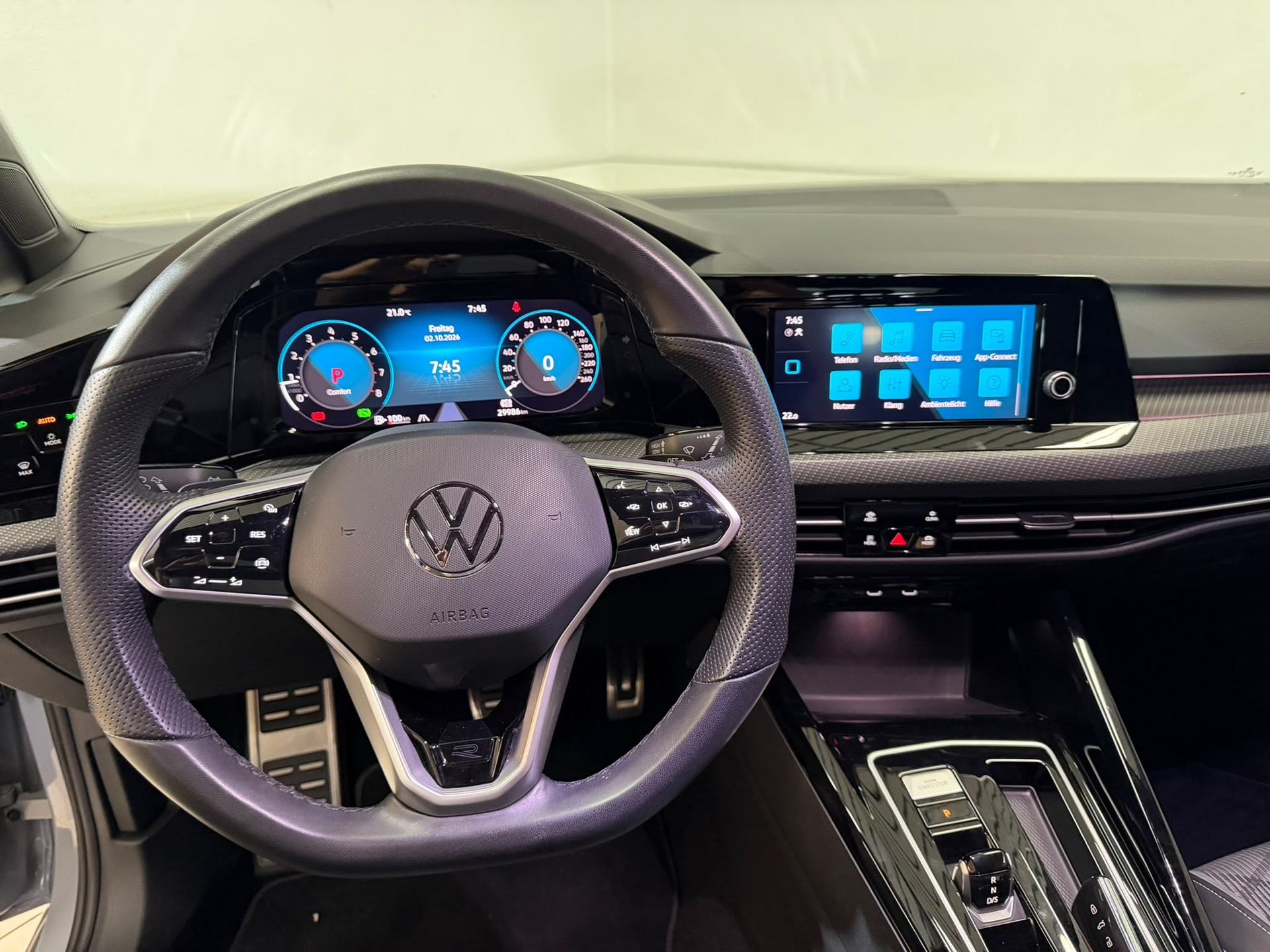 VW Golf 2.0 TSI R-Line DSG 4 Motion-image-6
