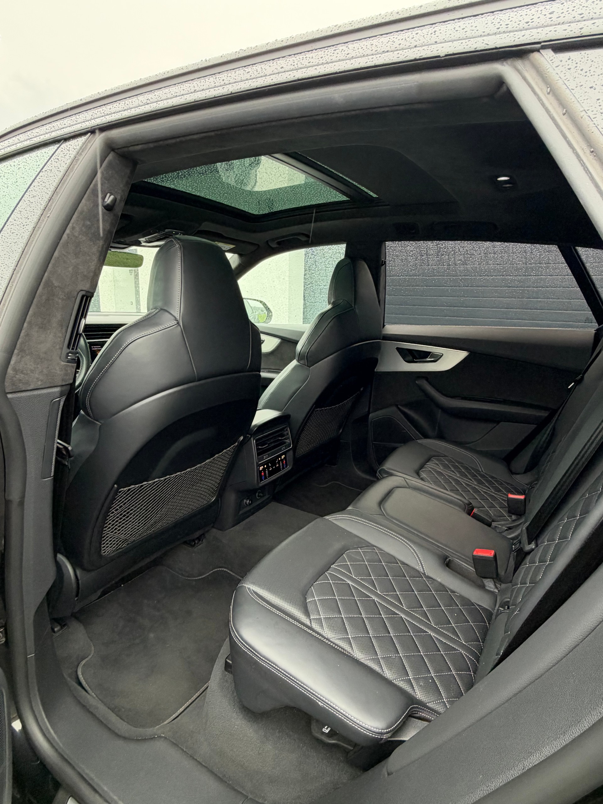 AUDI Q8 50 TDI Black Edition quattro tiptronic-image-9
