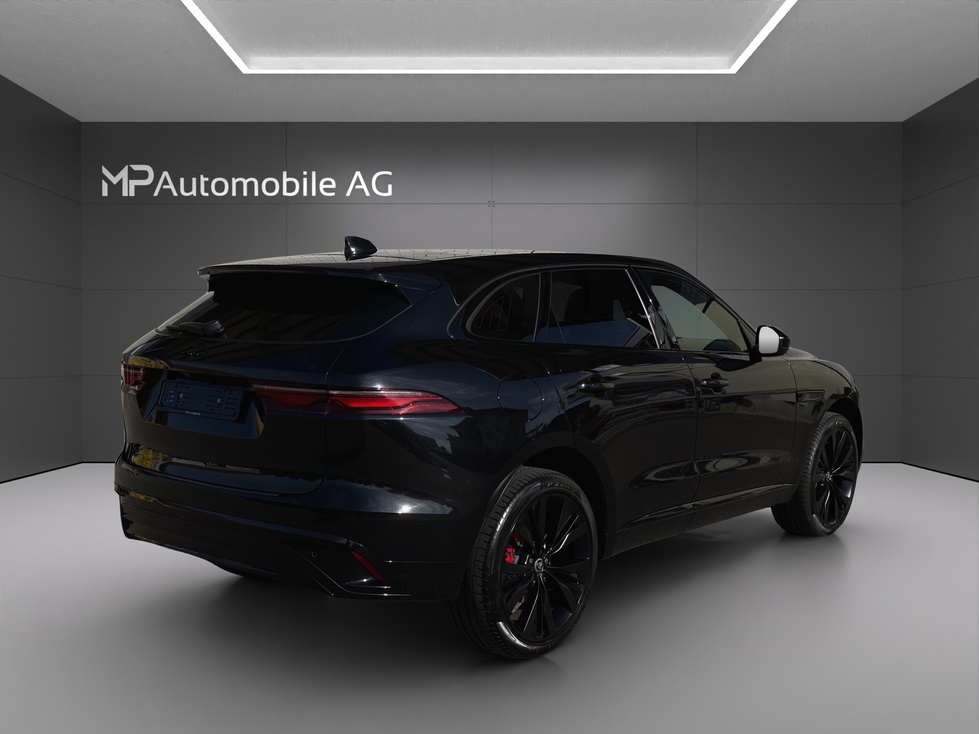 JAGUAR F-Pace 2.0 D200 R-Dynamic MHEV S AWD-image-2