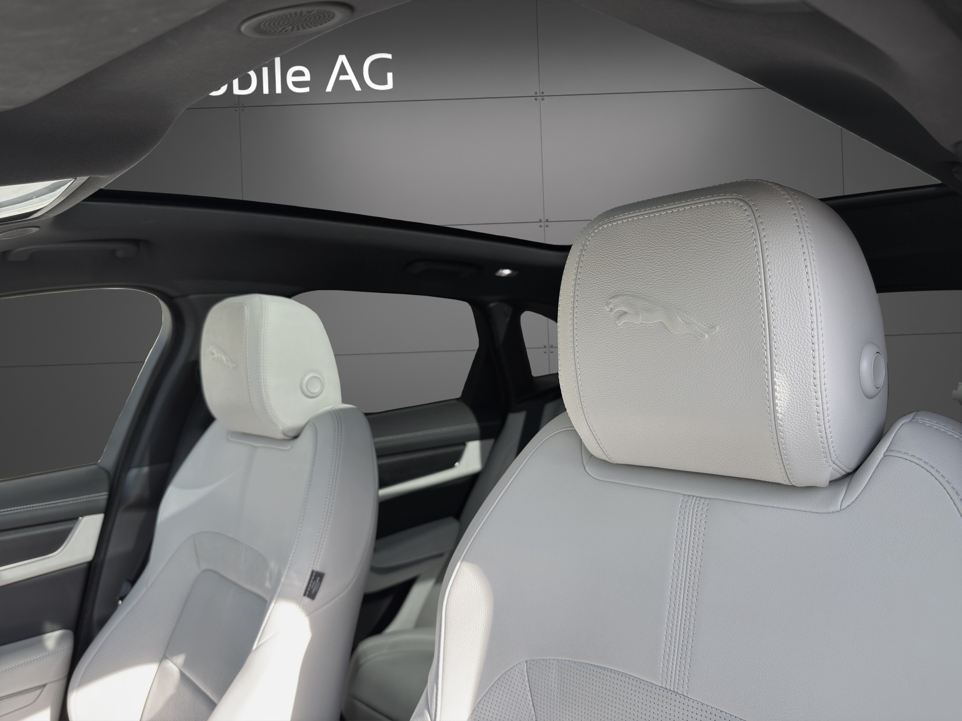 JAGUAR F-Pace 2.0 D200 R-Dynamic MHEV S AWD-image-7