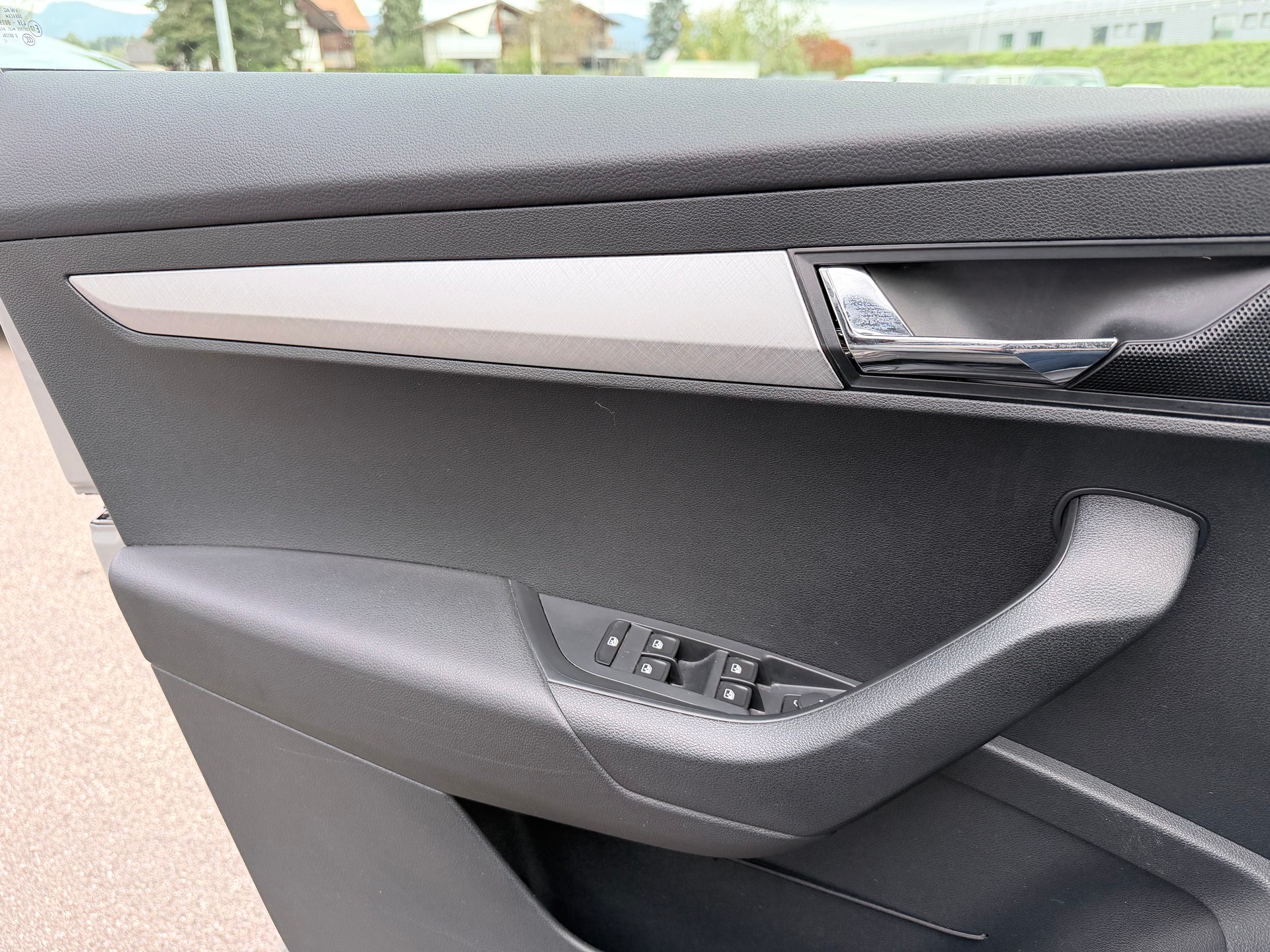 SKODA Karoq 1.5 TSI Ambition DSG+++ANHÄNGERKUPPLUNG 1500KG+++-image-10