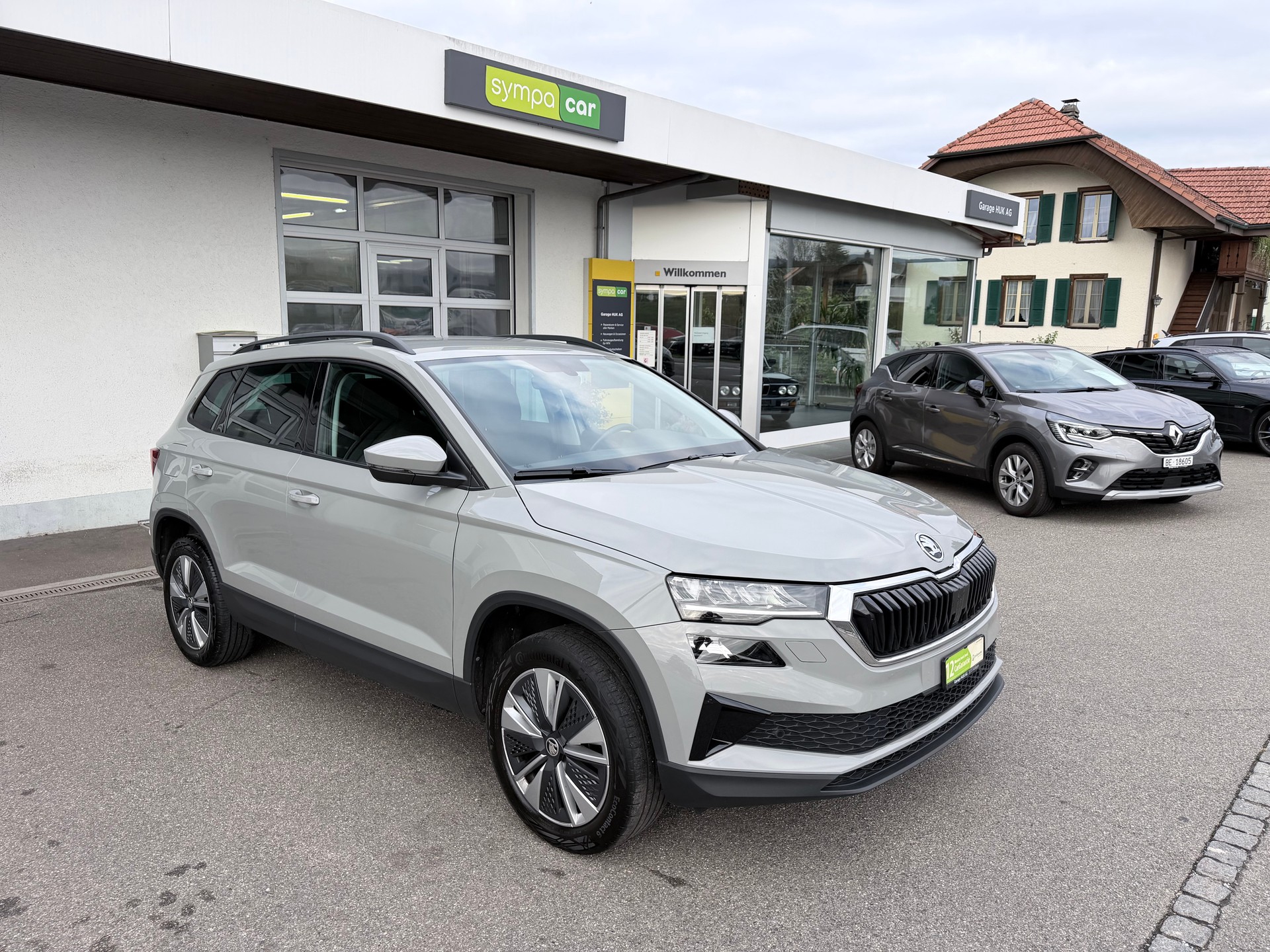 SKODA Karoq 1.5 TSI Ambition DSG+++ANHÄNGERKUPPLUNG 1500KG+++-image-0