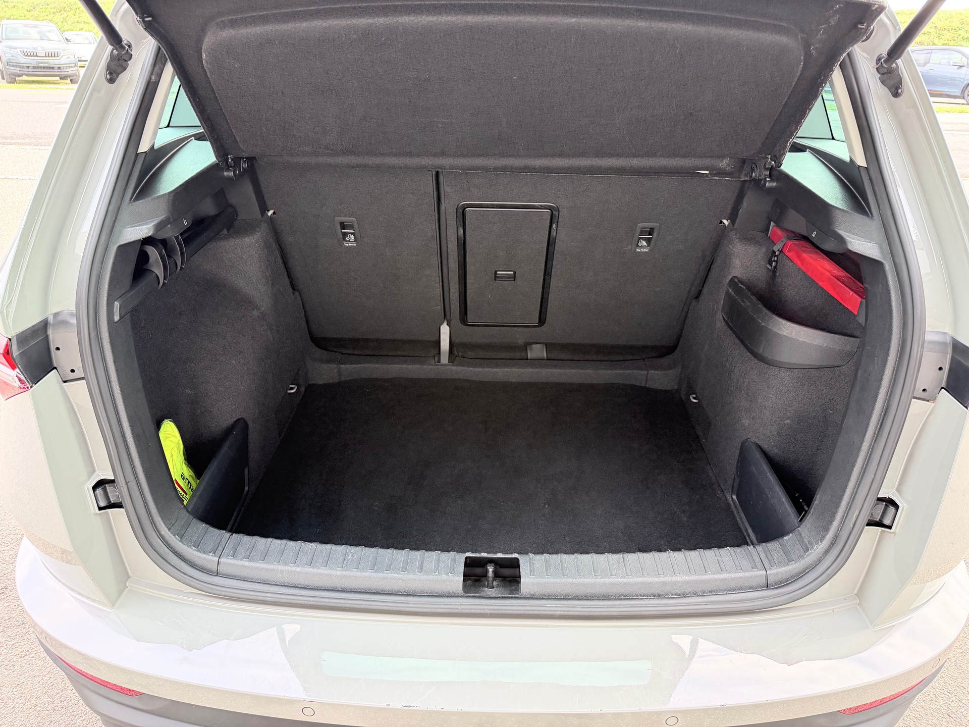 SKODA Karoq 1.5 TSI Ambition DSG+++ANHÄNGERKUPPLUNG 1500KG+++-image-12
