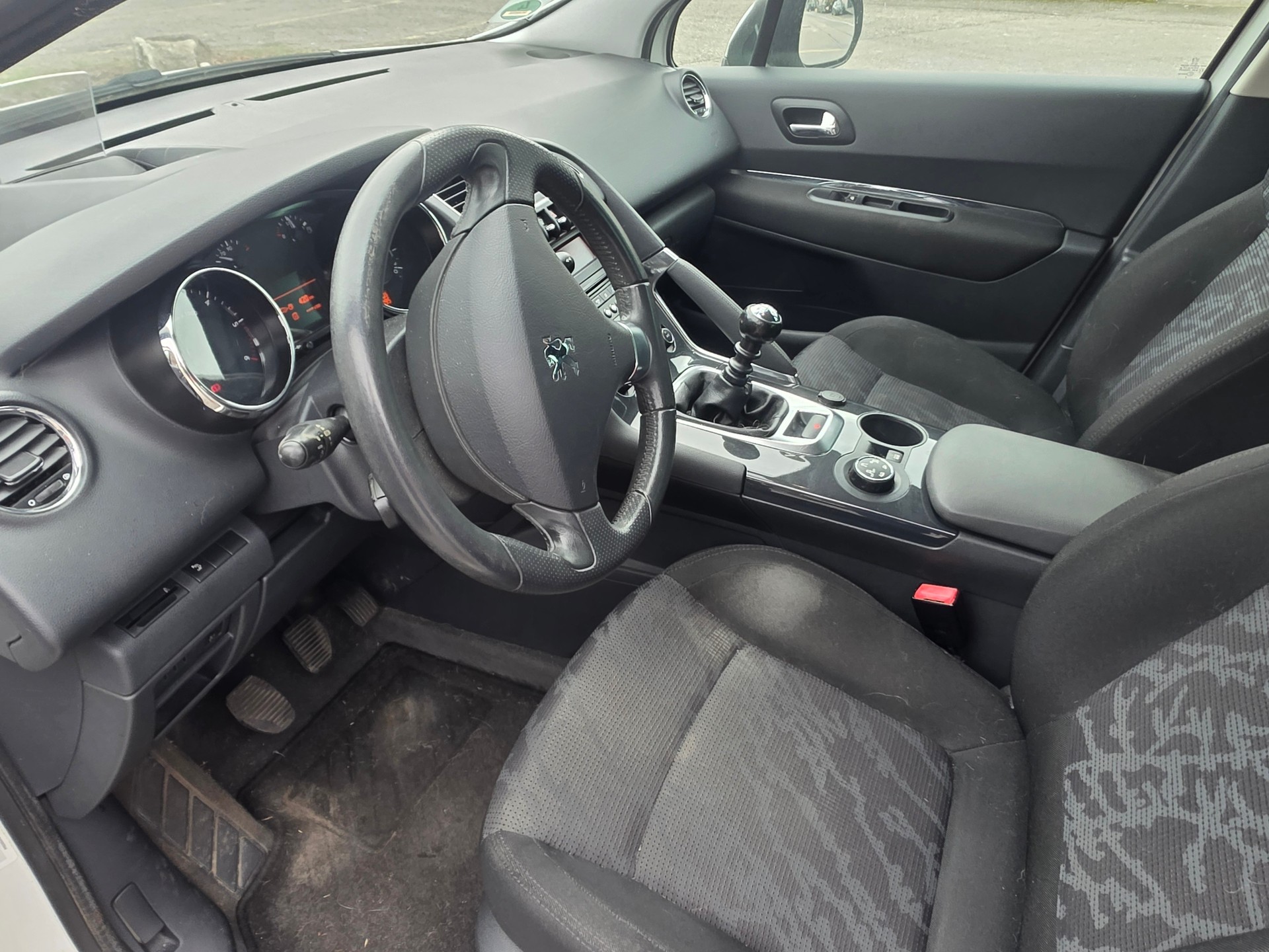 PEUGEOT 3008 2.0 HDI Platinum-image-7