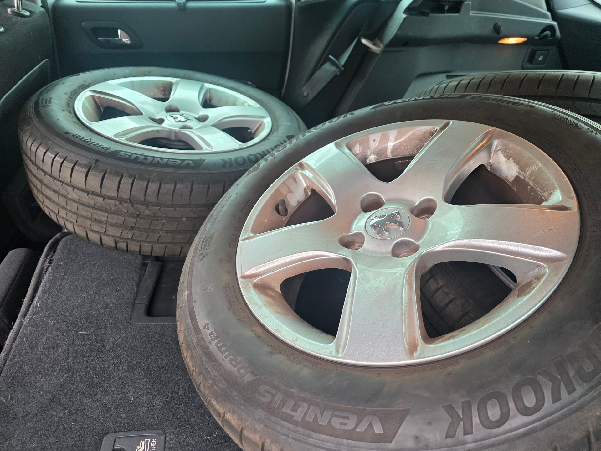 PEUGEOT 3008 2.0 HDI Platinum-image-8
