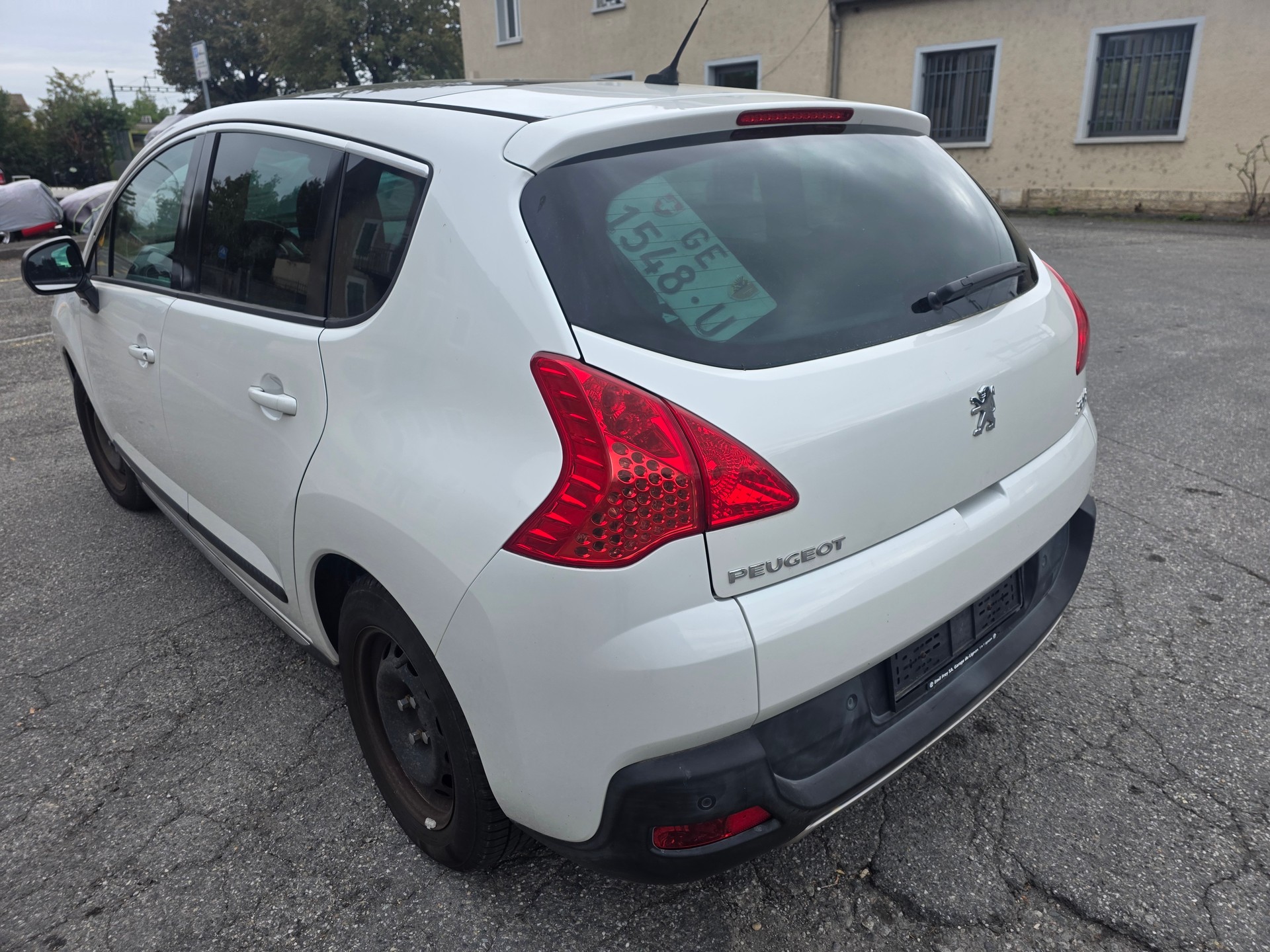 PEUGEOT 3008 2.0 HDI Platinum-image-6