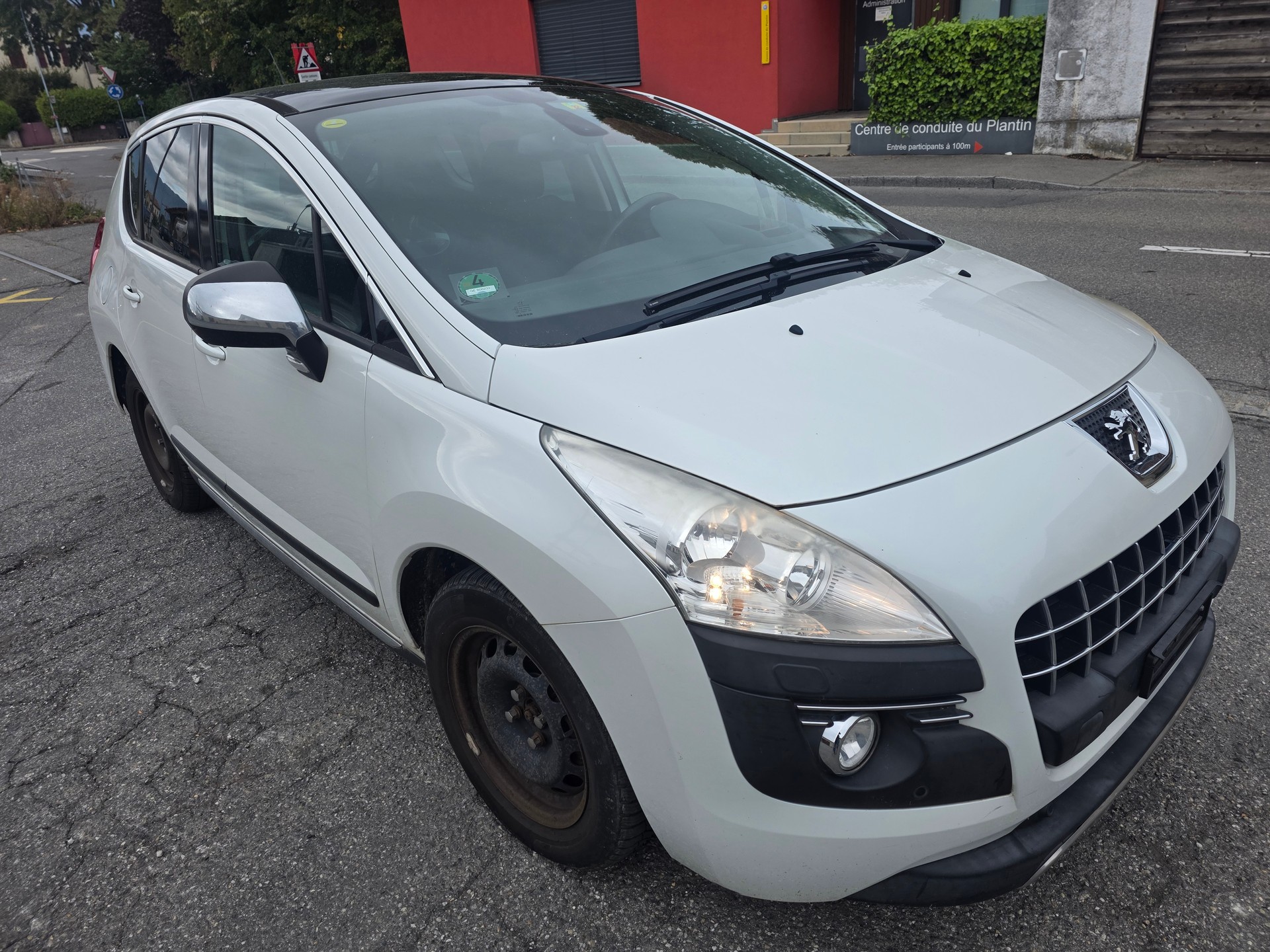 PEUGEOT 3008 2.0 HDI Platinum-image-2