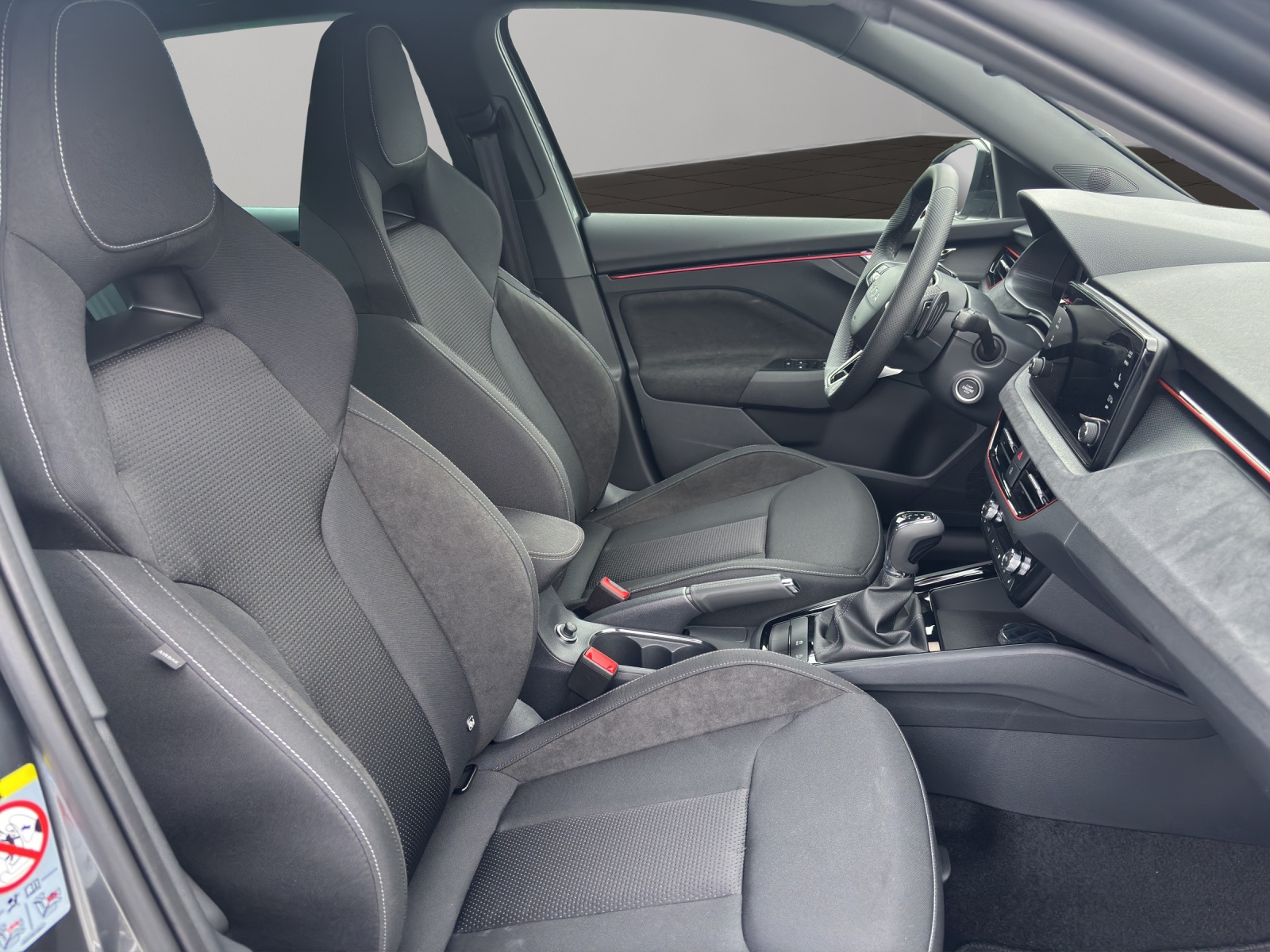SKODA Kamiq 1.0 TSI Dynamic DSG-image-15