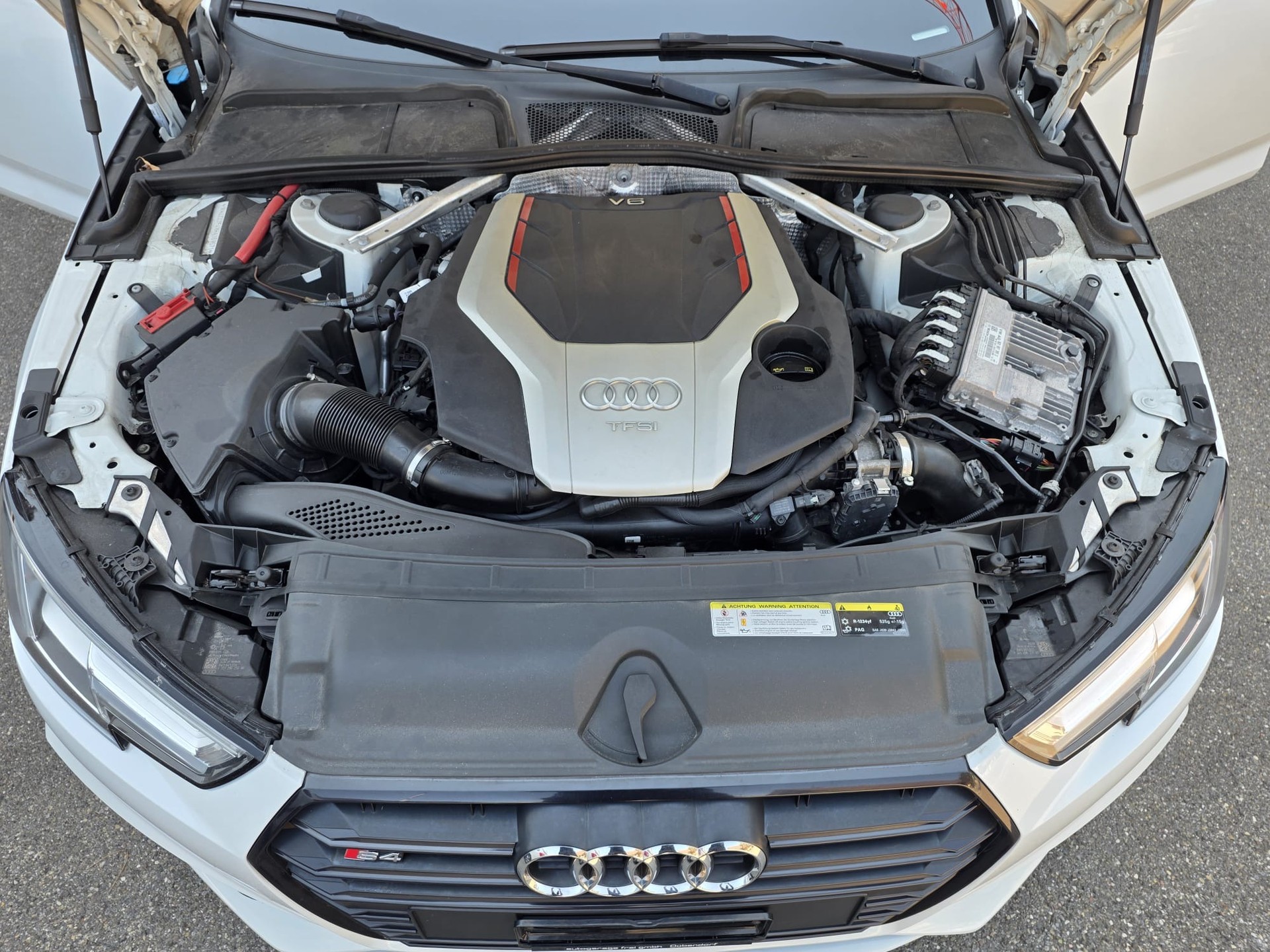 AUDI S4 Avant 3.0 TFSI quattro tiptronic-image-4