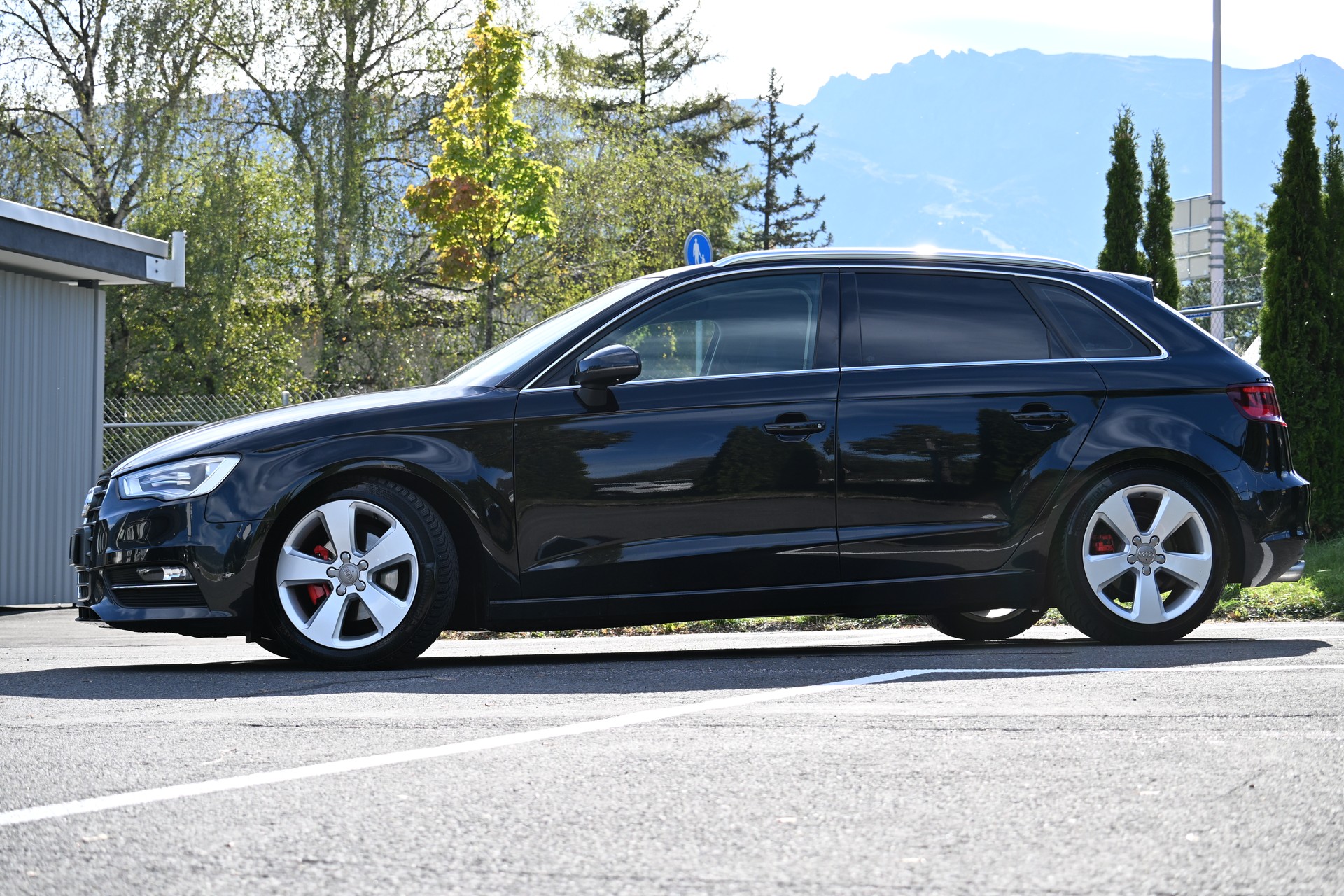 AUDI A3 SPORTBACK 2.0 TDI AMBITION QUATTRO TOP ZUSTAND INNEN AUSSEN WIE NEU AB MFK UND SERVICE-image-9