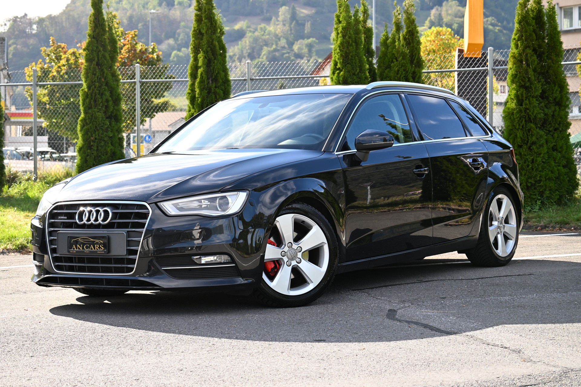 AUDI A3 SPORTBACK 2.0 TDI AMBITION QUATTRO TOP ZUSTAND INNEN AUSSEN WIE NEU AB MFK UND SERVICE-image-1