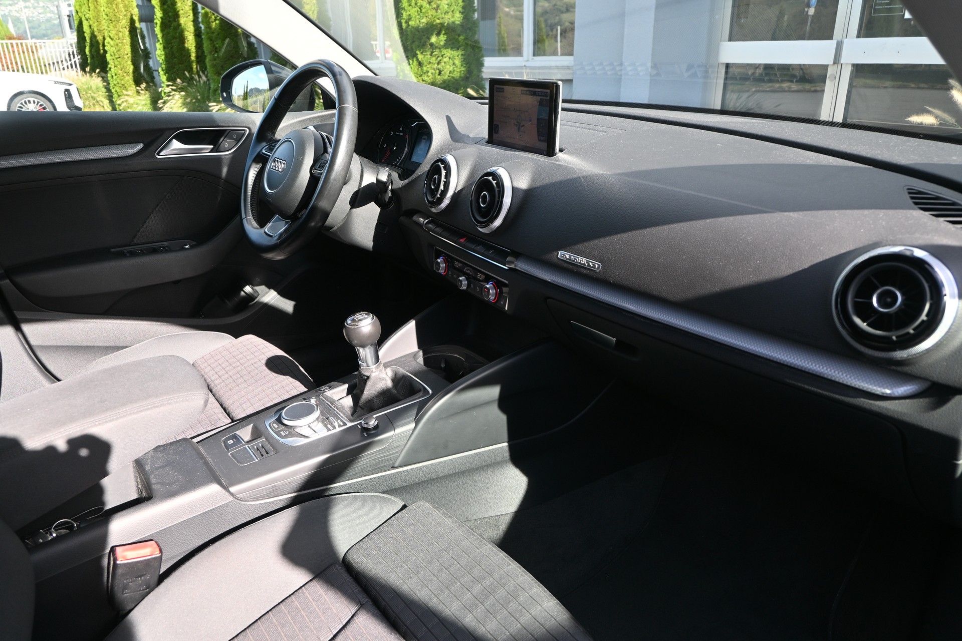 AUDI A3 SPORTBACK 2.0 TDI AMBITION QUATTRO TOP ZUSTAND INNEN AUSSEN WIE NEU AB MFK UND SERVICE-image-20