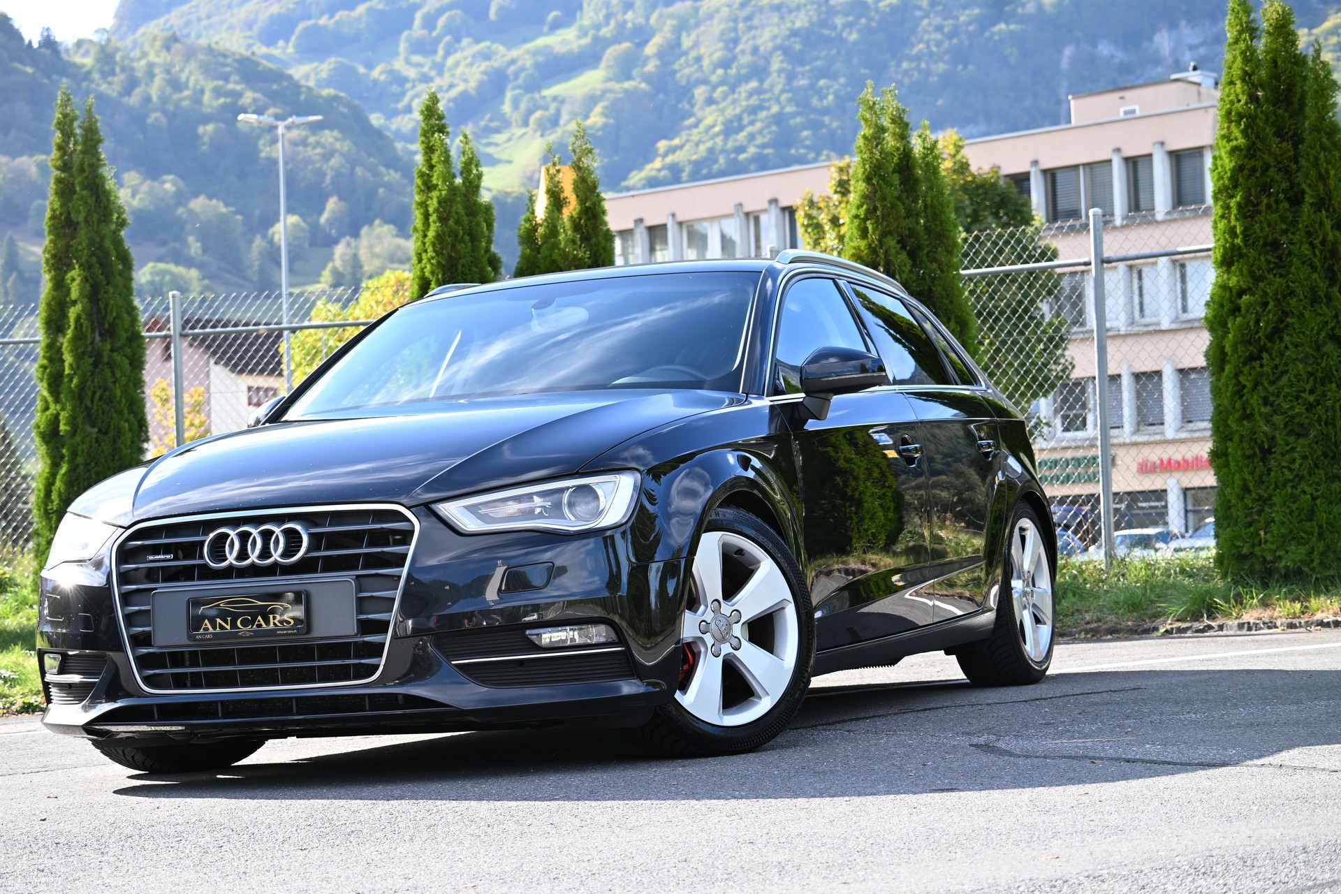 AUDI A3 SPORTBACK 2.0 TDI AMBITION QUATTRO TOP ZUSTAND INNEN AUSSEN WIE NEU AB MFK UND SERVICE-image-2