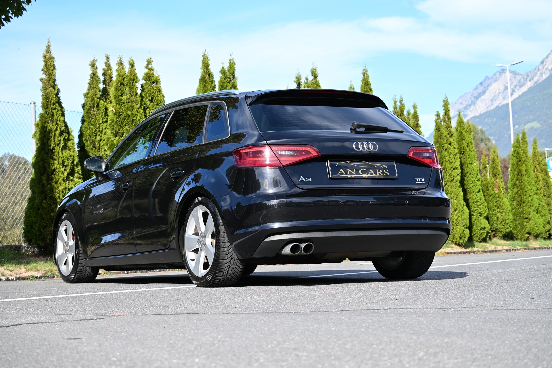 AUDI A3 SPORTBACK 2.0 TDI AMBITION QUATTRO TOP ZUSTAND INNEN AUSSEN WIE NEU AB MFK UND SERVICE-image-12
