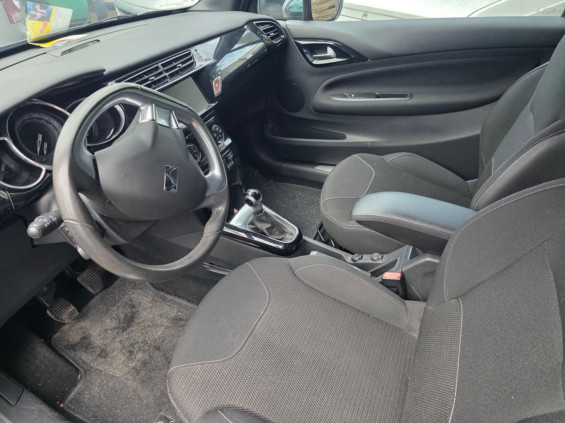DS AUTOMOBILES DS3 Cabrio 1.6 VTi SO Chic-image-8