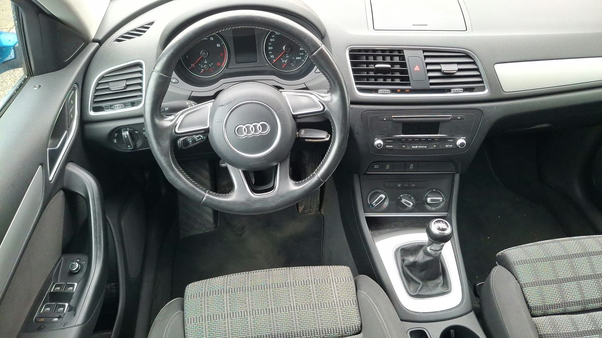 AUDI Q3 1.4 TFSI Start S-tronic-image-6