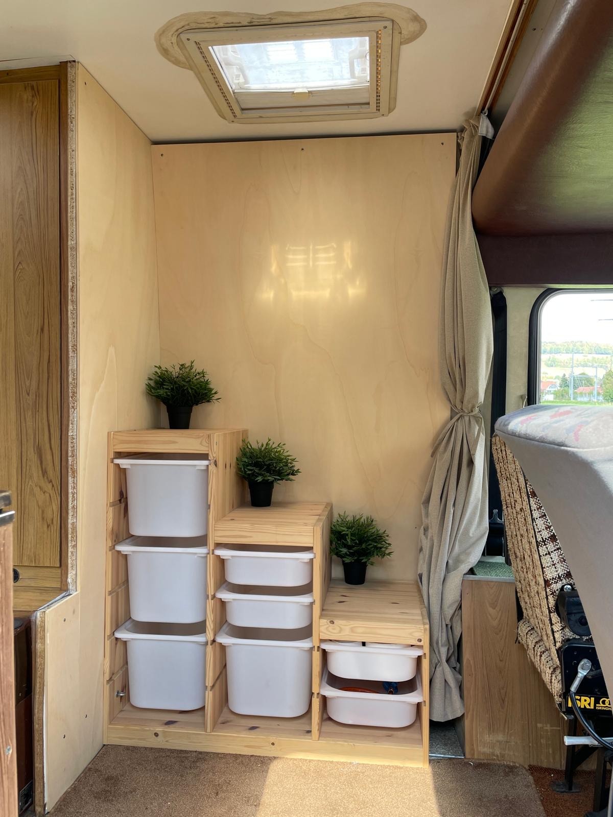 HYMER Mercedes Benz 208-image-9
