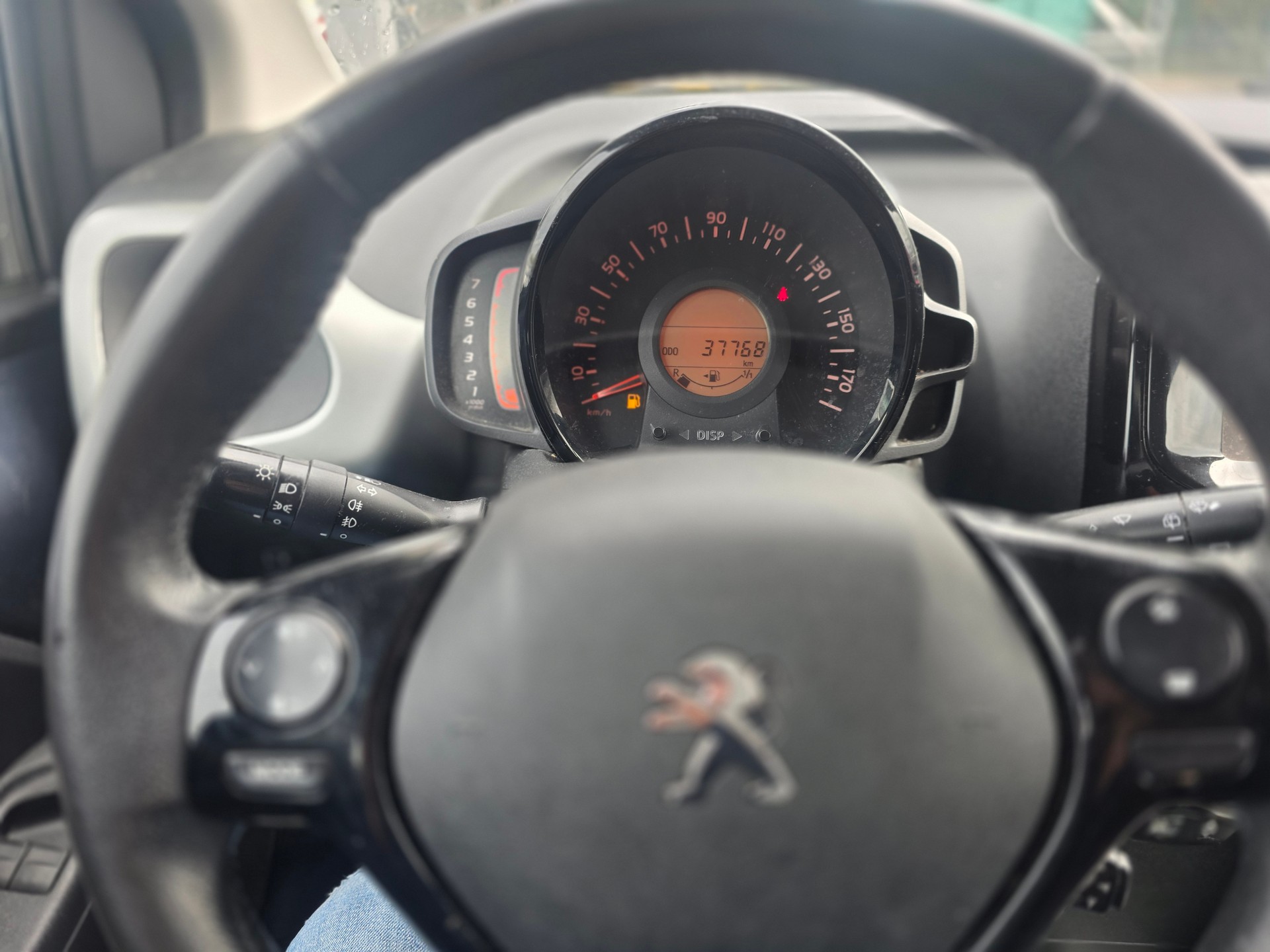PEUGEOT 108 1.2 VTi Active-image-8