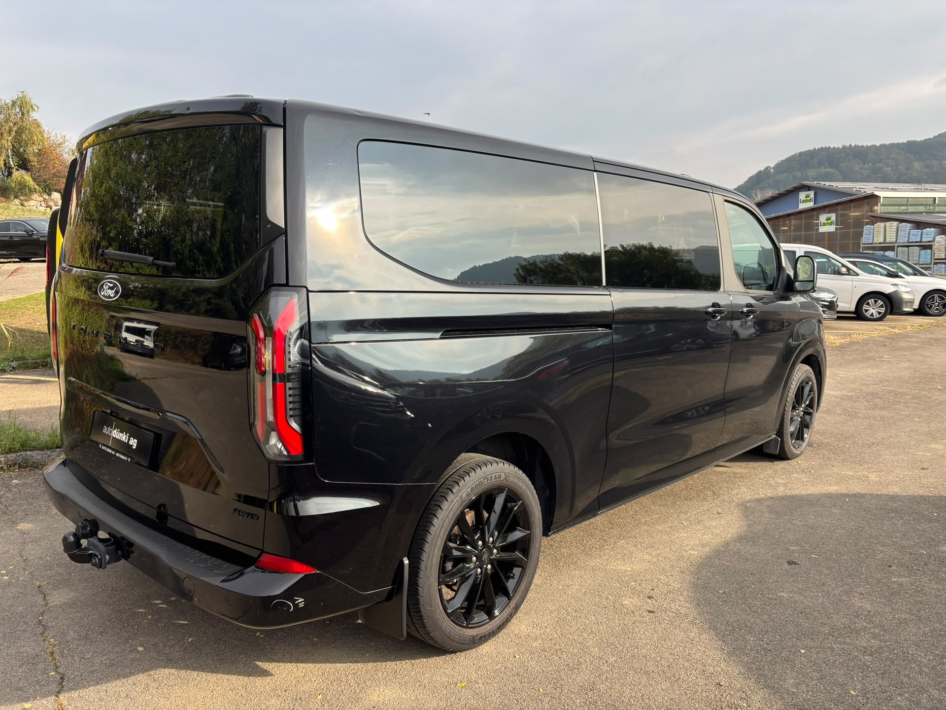 FORD Tourneo Bus 320 L2H1 TitaniumX Automat 4x4-image-5