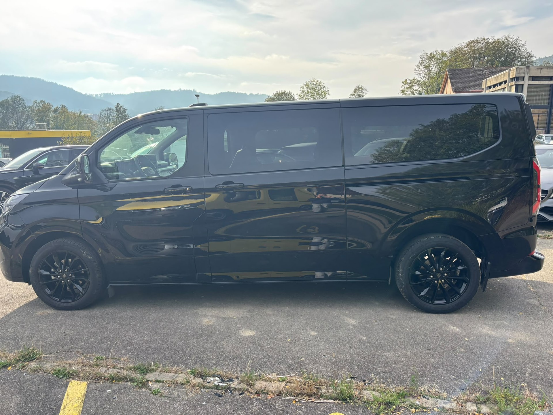 FORD Tourneo Bus 320 L2H1 TitaniumX Automat 4x4-image-2