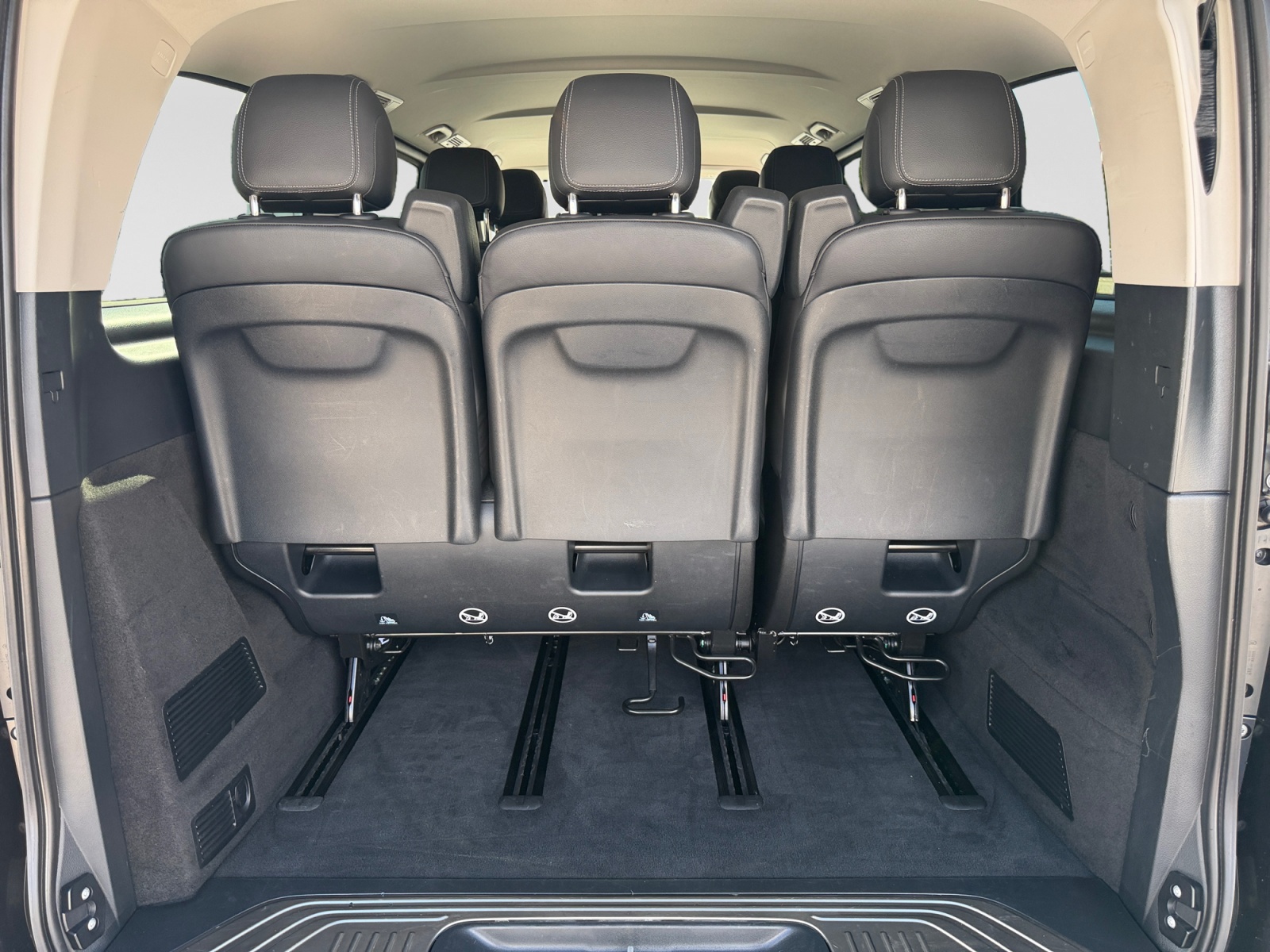 MERCEDES-BENZ V 300 d extralang Avantgarde 4Matic 9G-Tronic-image-18