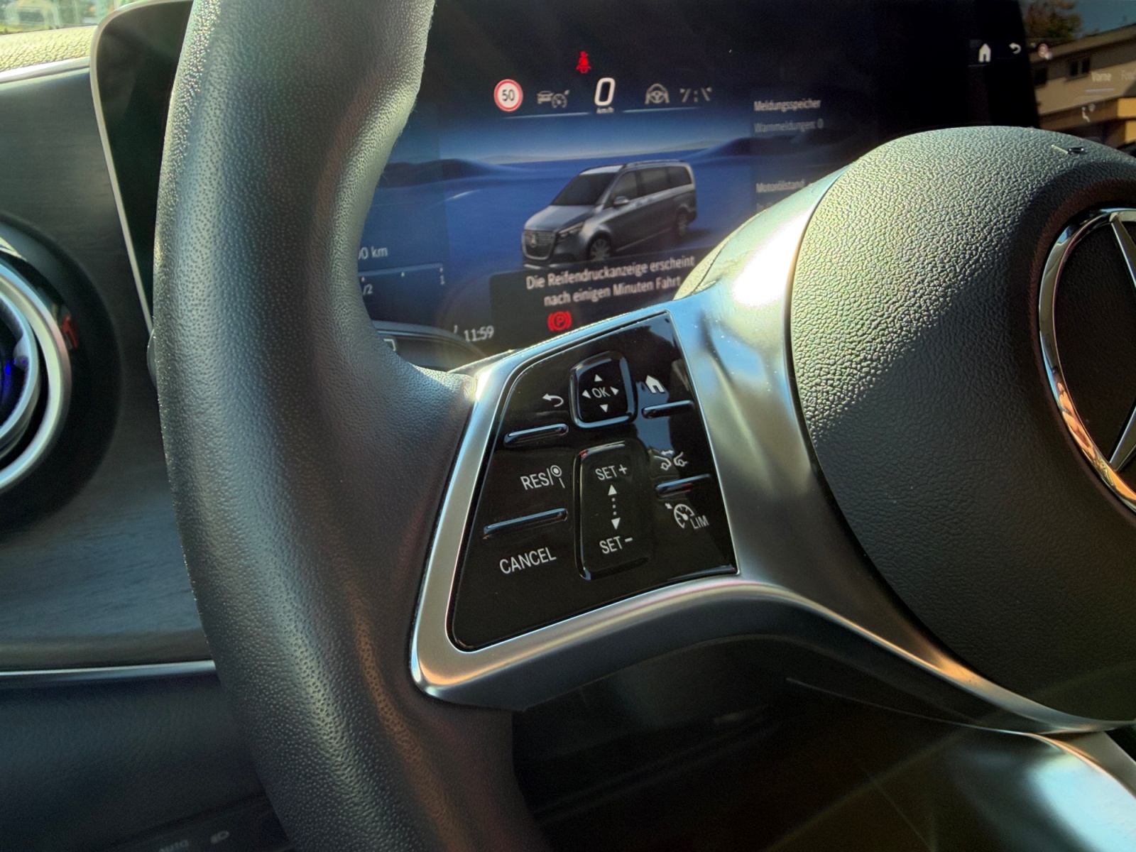 MERCEDES-BENZ V 300 d extralang Avantgarde 4Matic 9G-Tronic-image-23