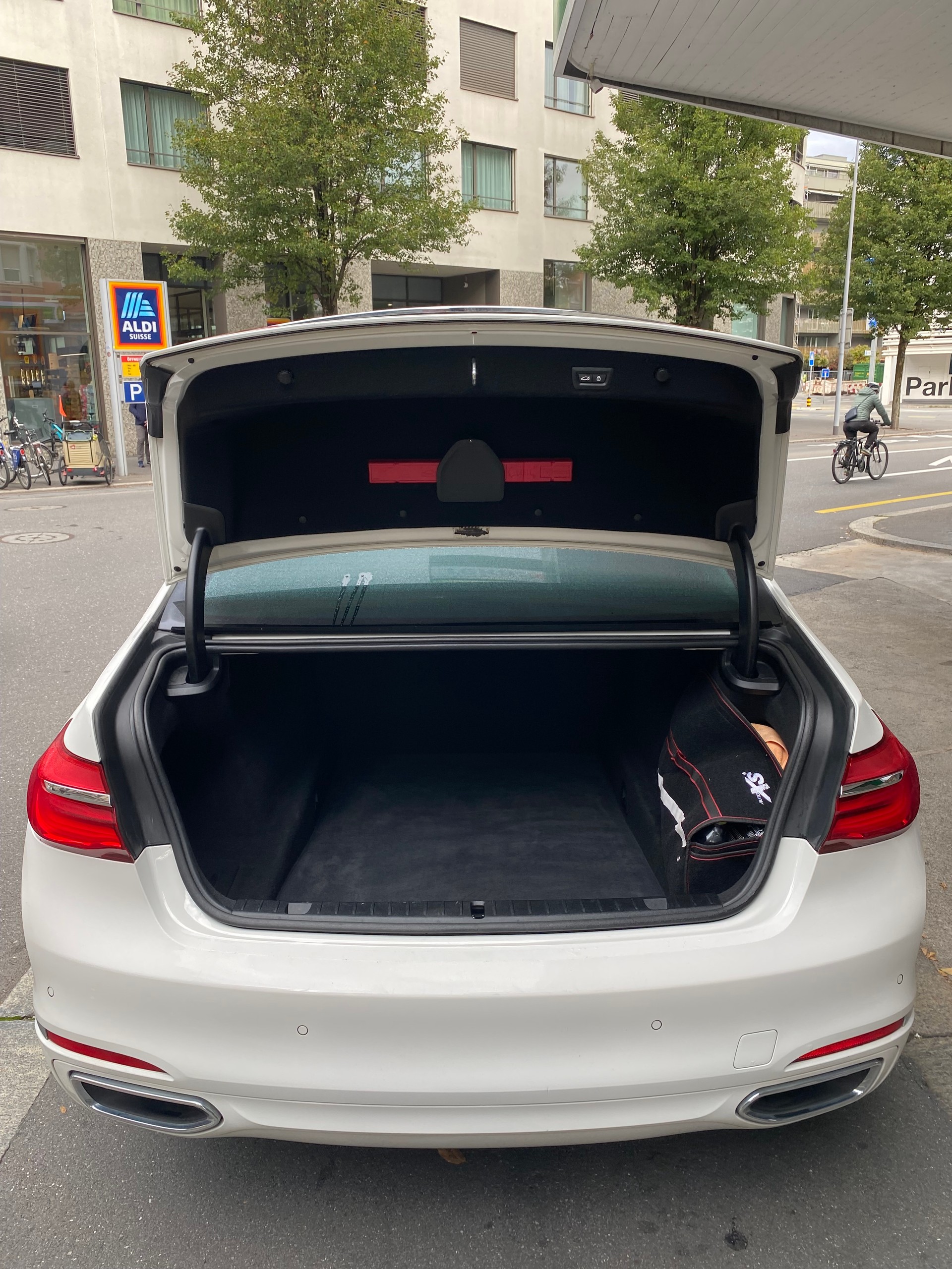 BMW 730Ld xDrive Steptronic-image-11